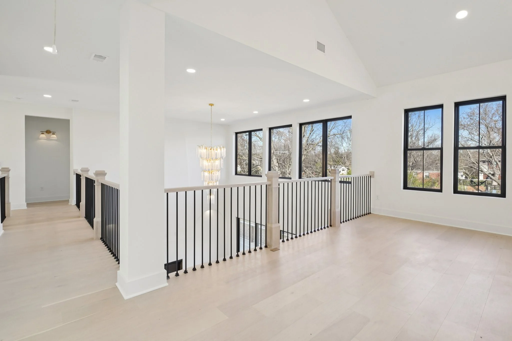41-web-or-mls-Watsonwood Dr-S2711-039.jpg