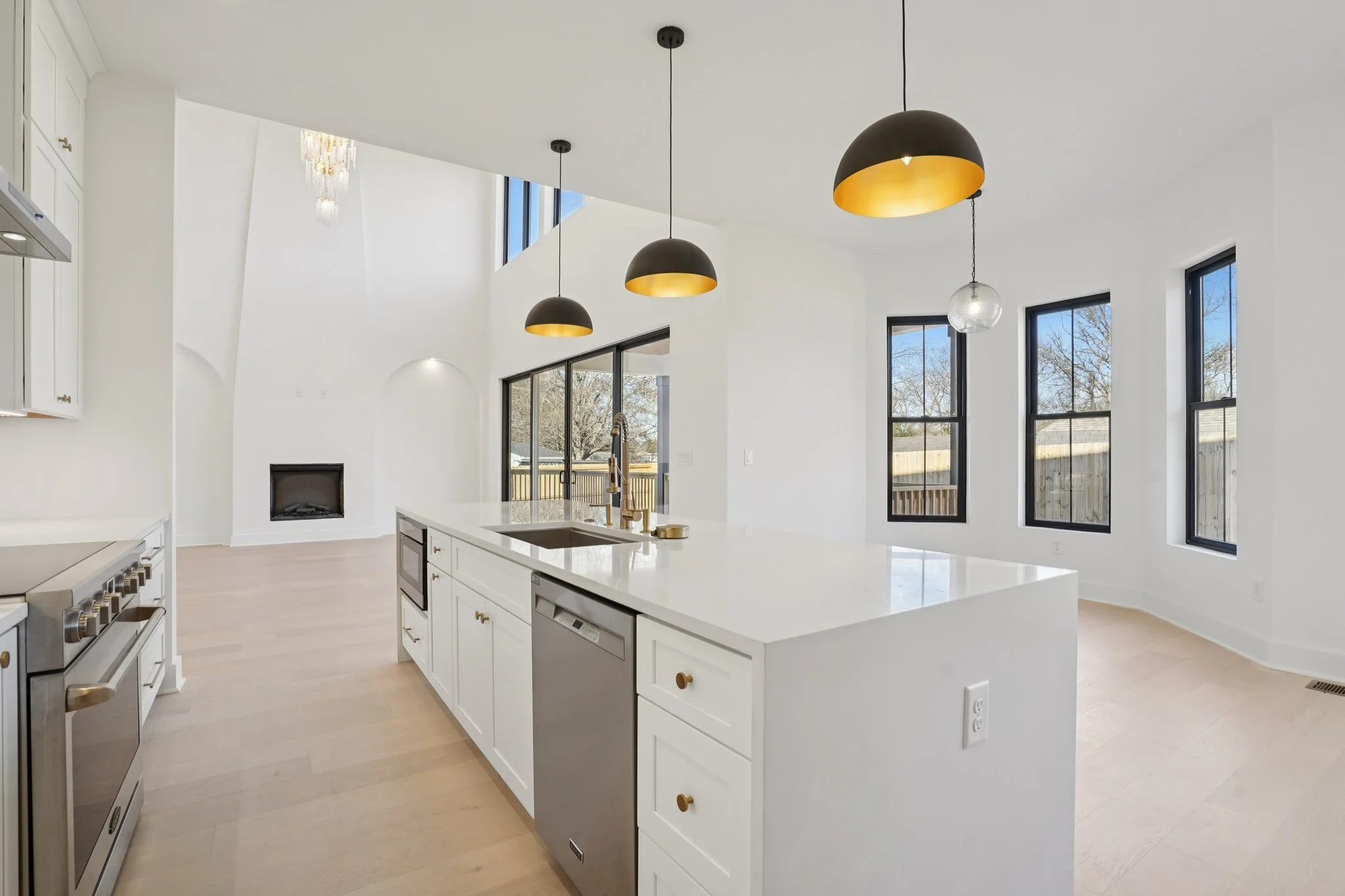 20-web-or-mls-Watsonwood Dr-S2711-018.jpg
