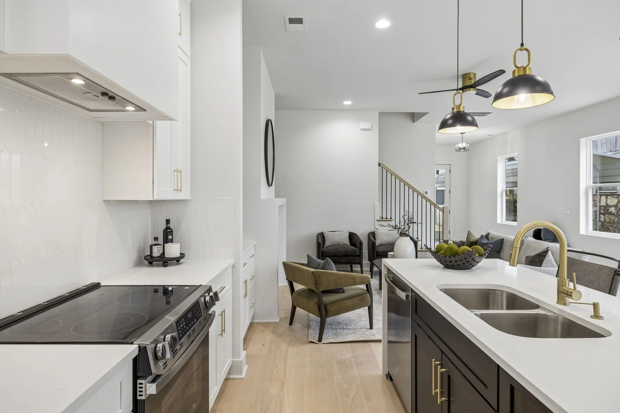 26-6335 Columbia Ave A - 026.JPG