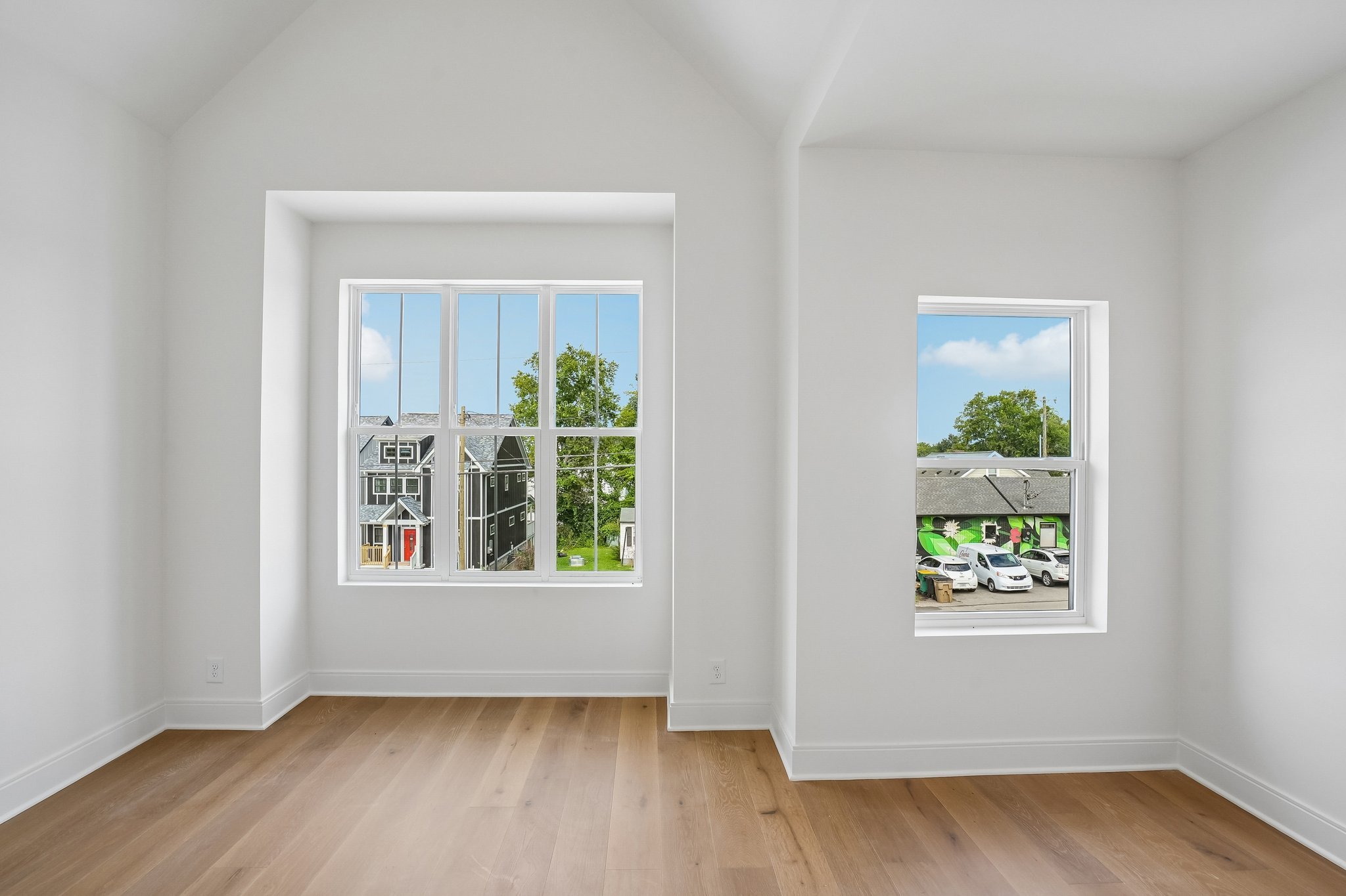 17-web-or-mls-Sultana Ave B-S0508-017.jpg