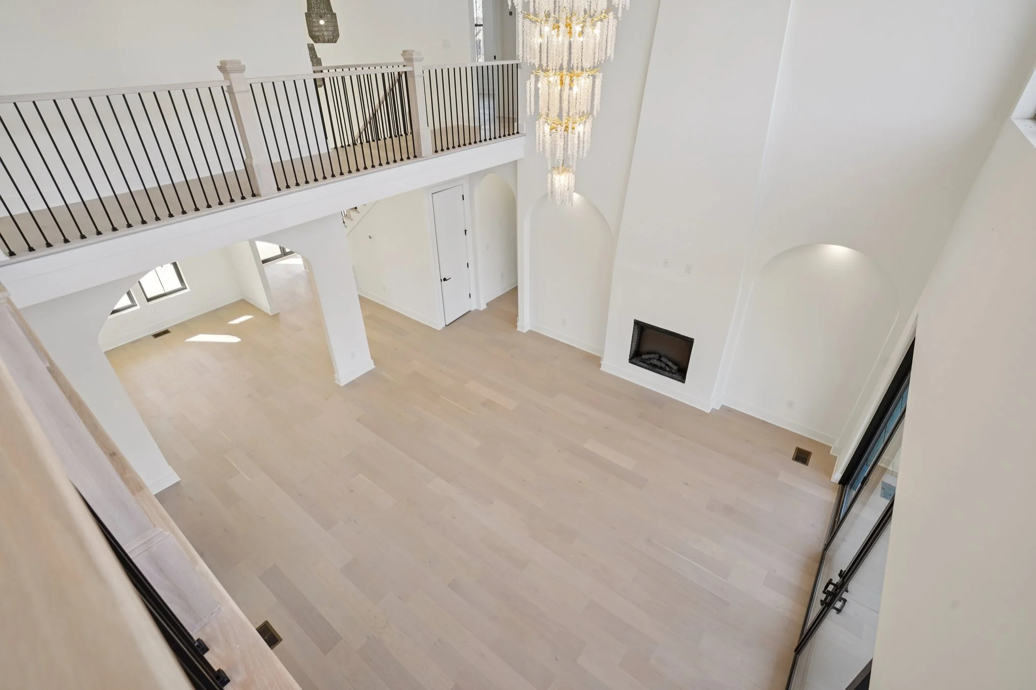 34-web-or-mls-Watsonwood Dr-S2711-032.jpg
