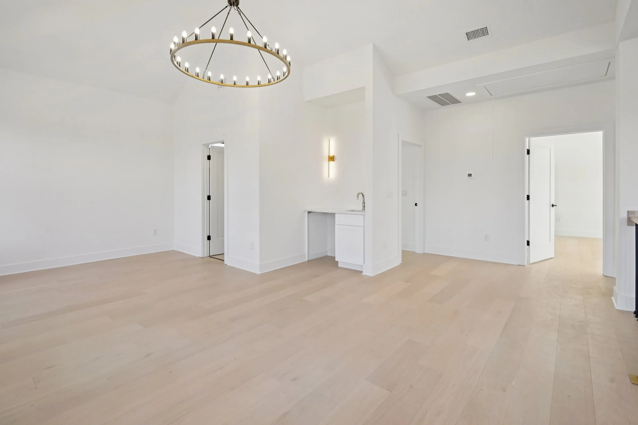 35-web-or-mls-Watsonwood Dr-S2711-033.jpg