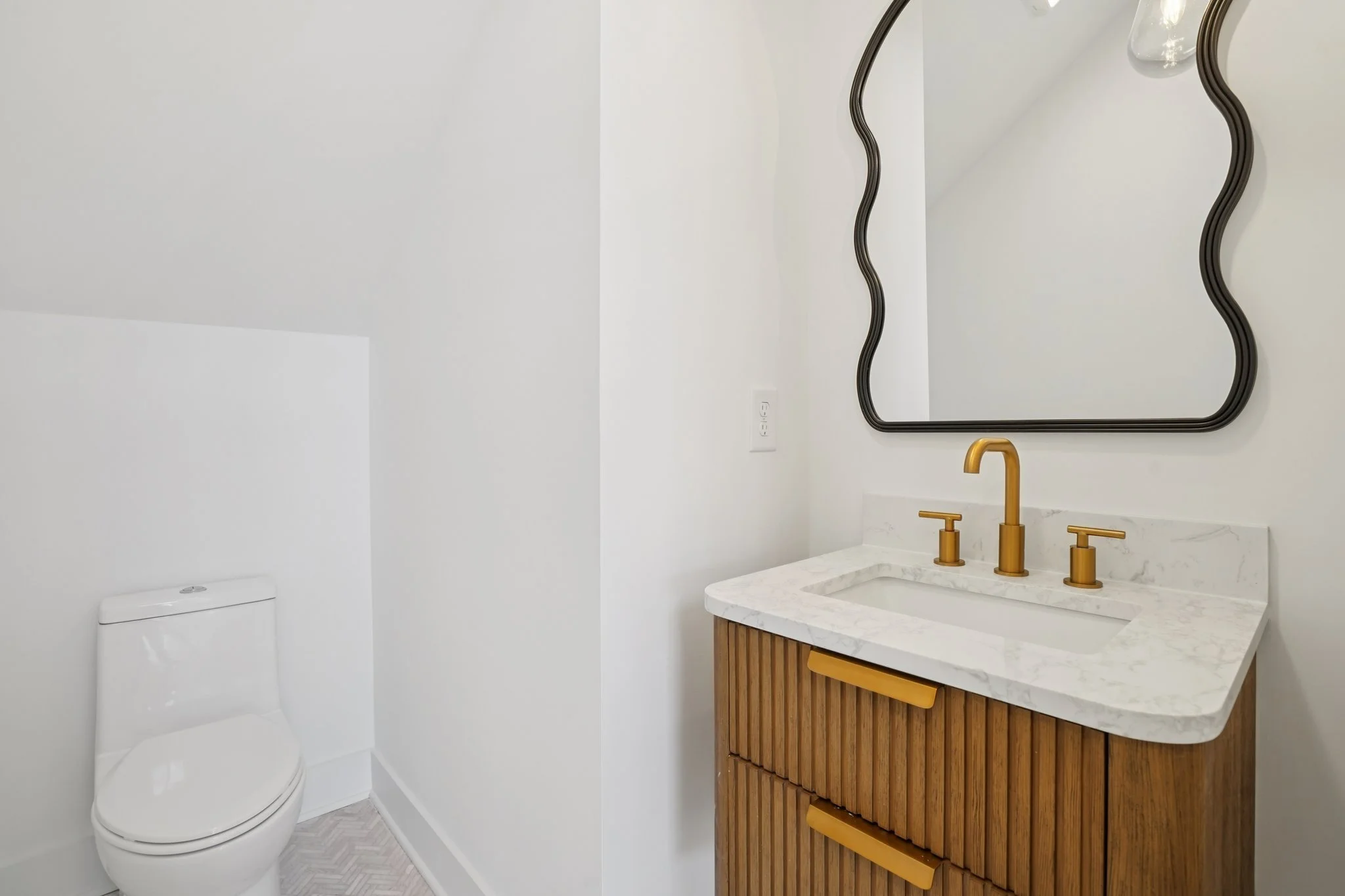 23-web-or-mls-Watsonwood Dr-S2711-021.jpg