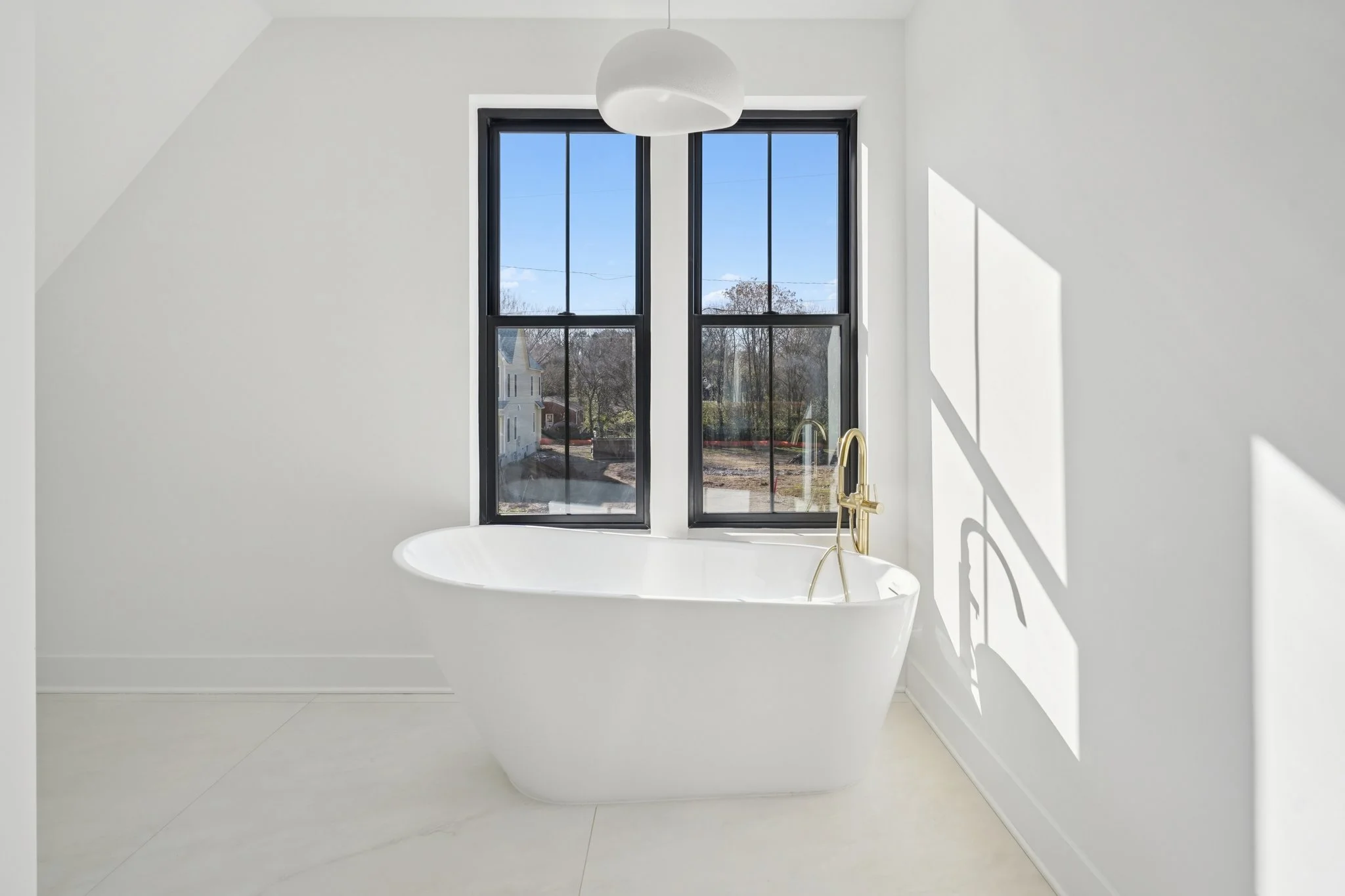 47-web-or-mls-Watsonwood Dr-S2711-045.jpg