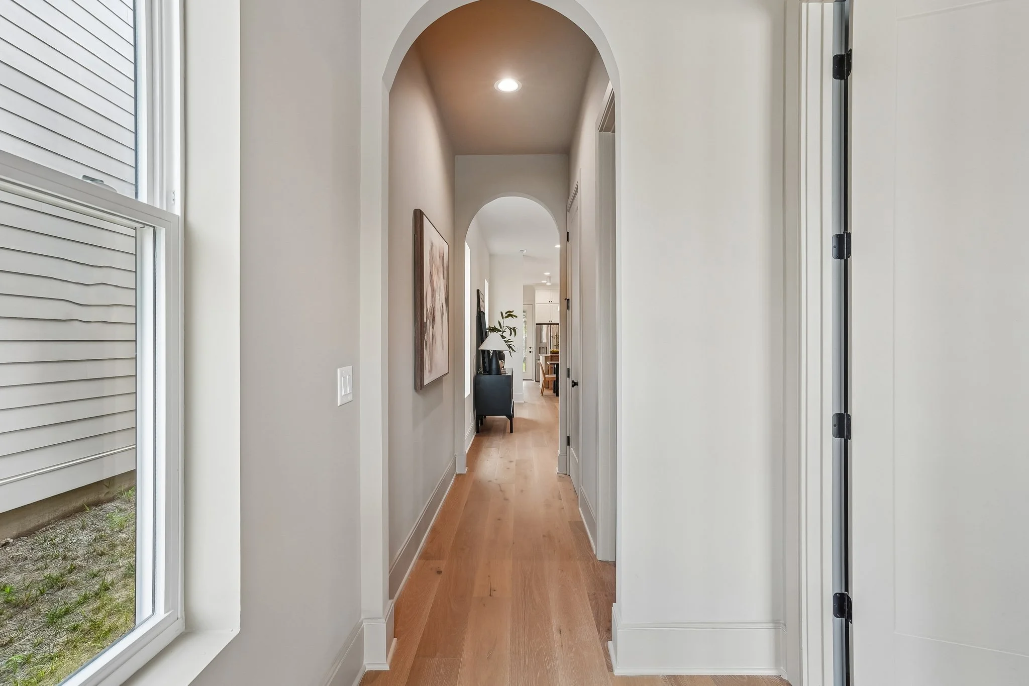 4-web-or-mls-Sultana Ave B-S0508-004.jpg
