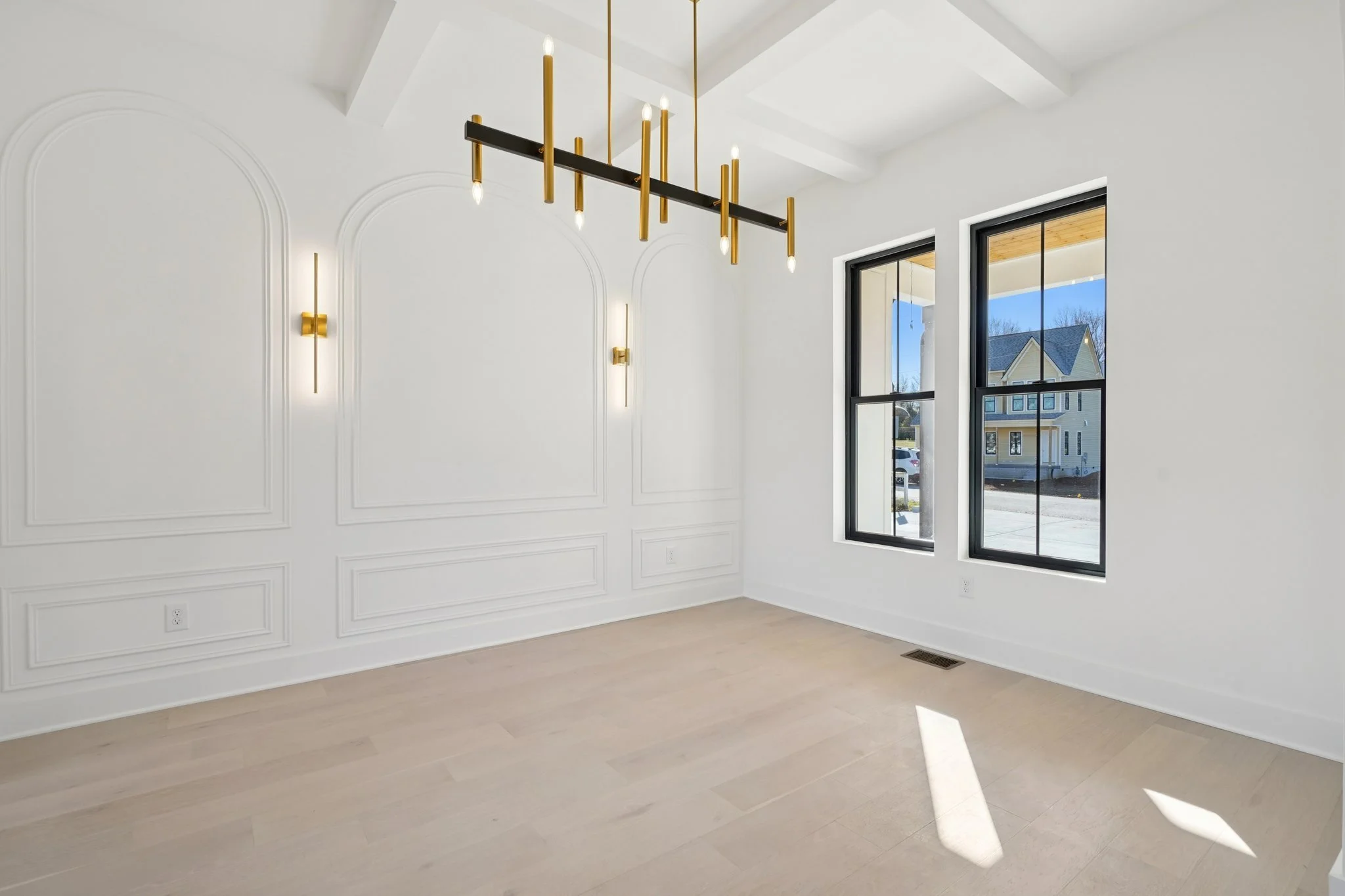 9-web-or-mls-Watsonwood Dr-S2711-007.jpg