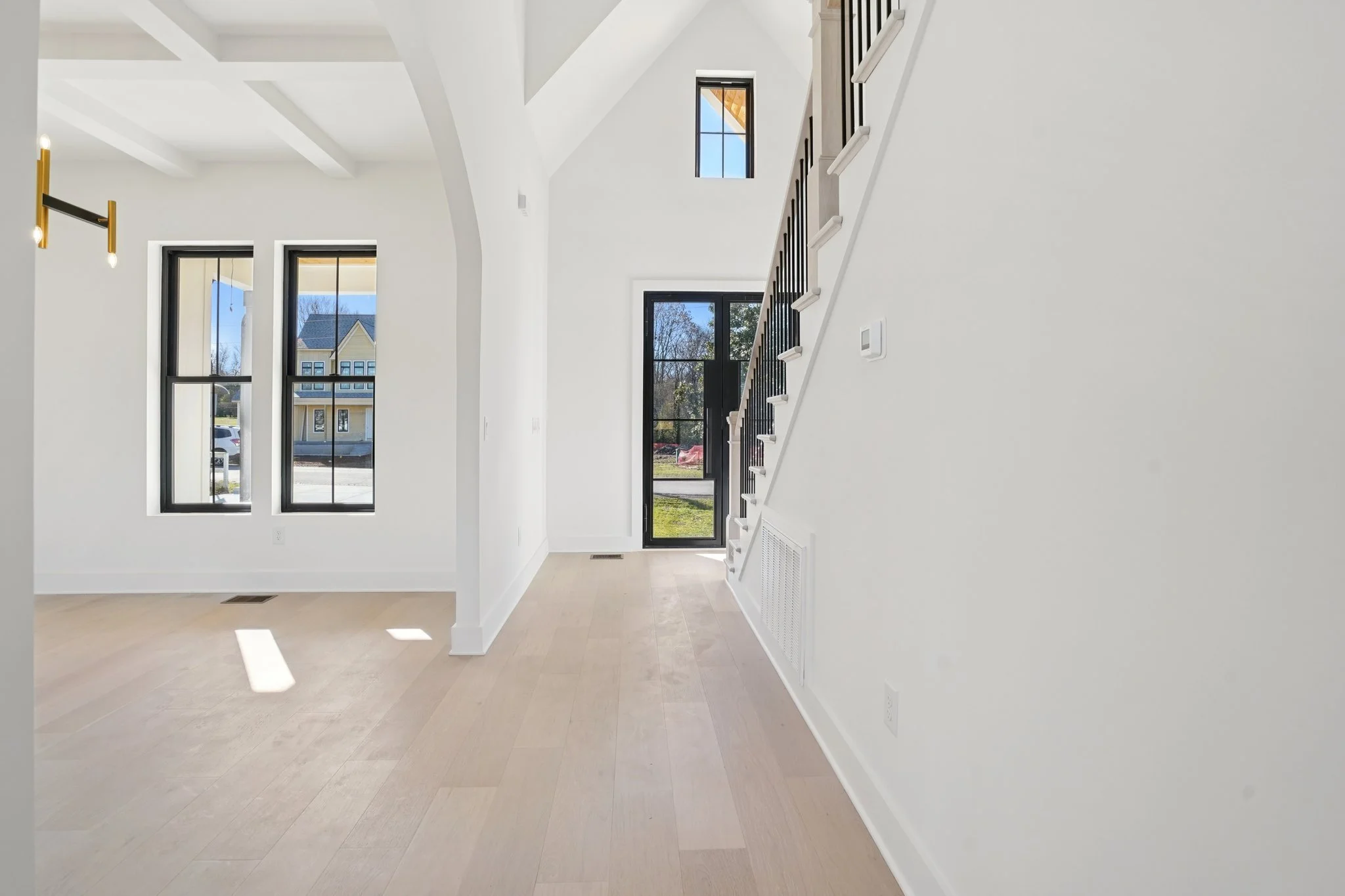 8-web-or-mls-Watsonwood Dr-S2711-006.jpg