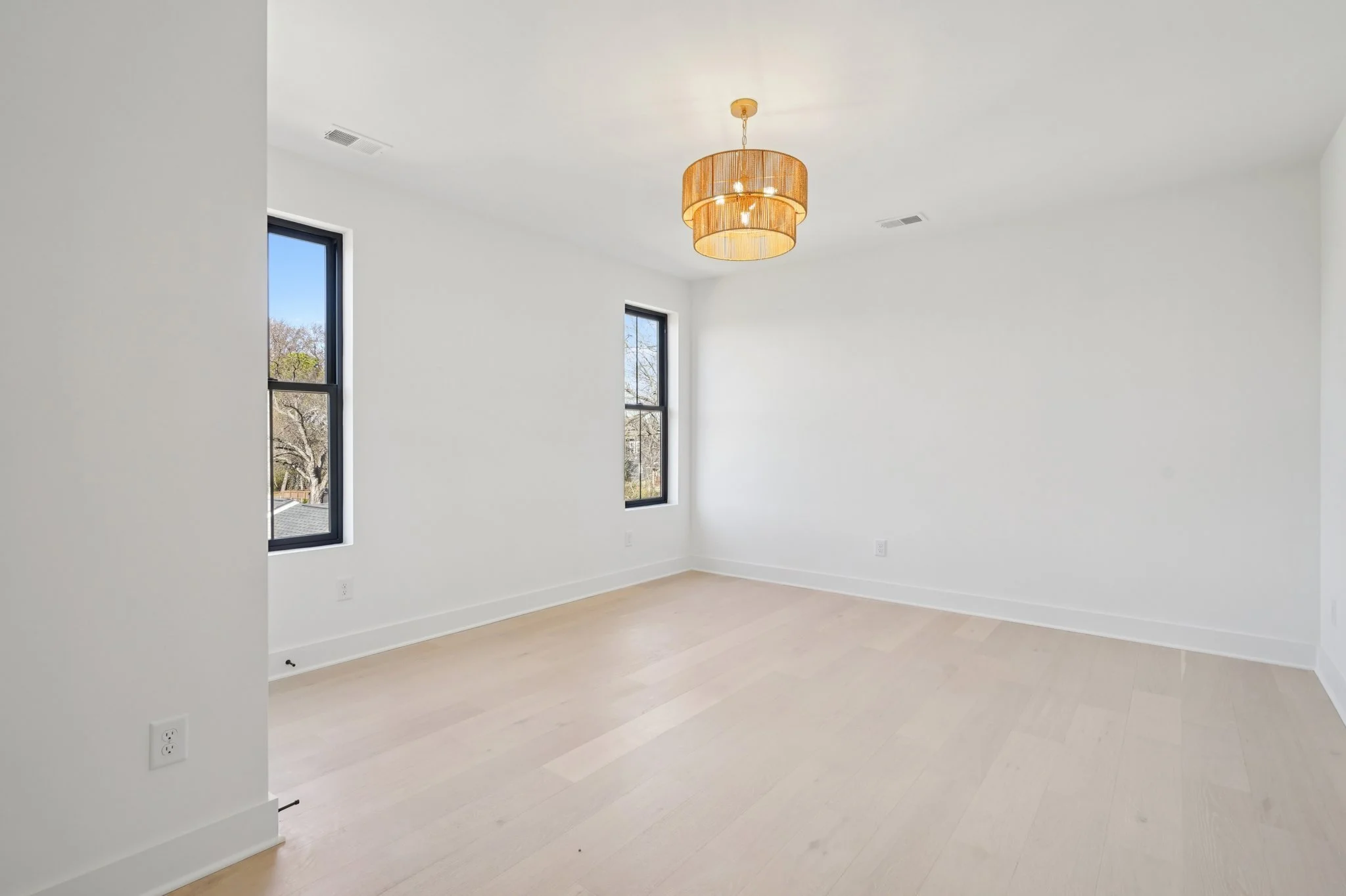 52-web-or-mls-Watsonwood Dr-S2711-050.jpg