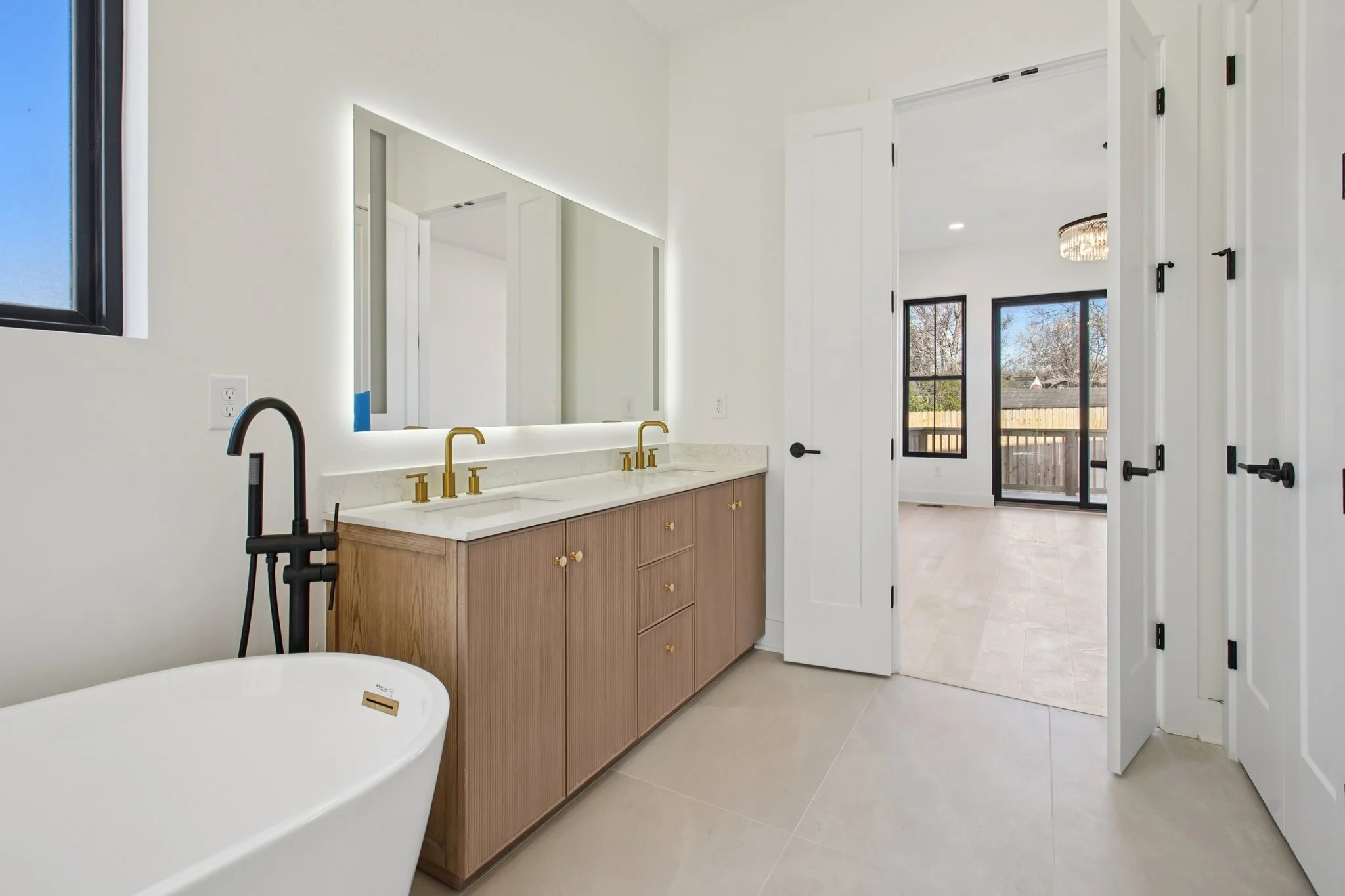 29-web-or-mls-Watsonwood Dr-S2711-027.jpg