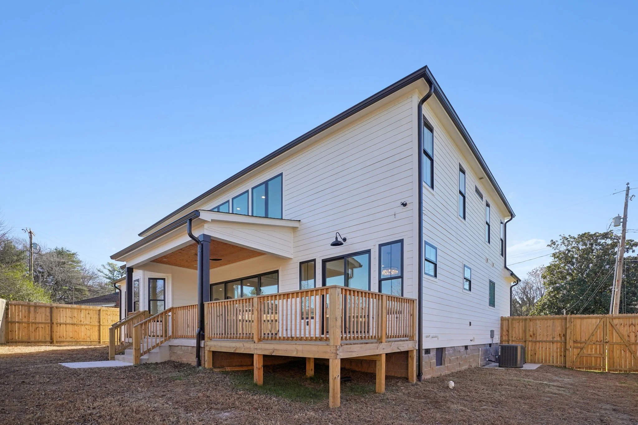 58-web-or-mls-Watsonwood Dr-S2711-056.jpg