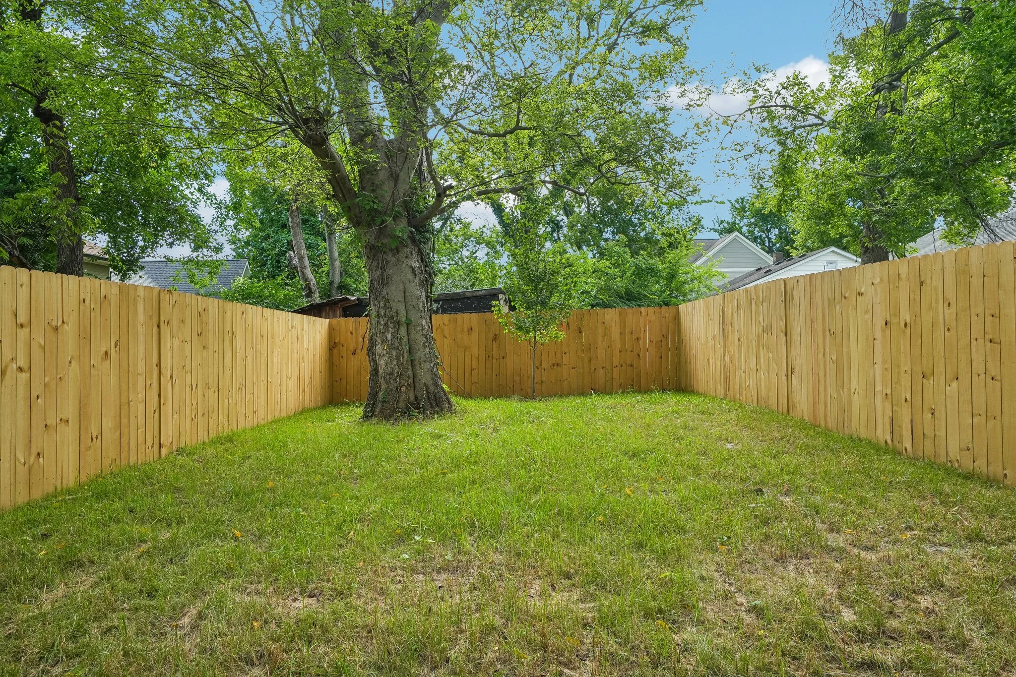 37-web-or-mls-Sultana Ave B-S0508-037.jpg