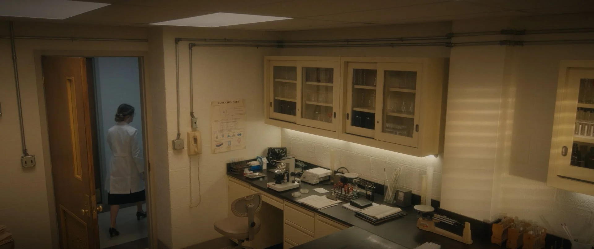 1_ahs1102_THUMB_4.jpg