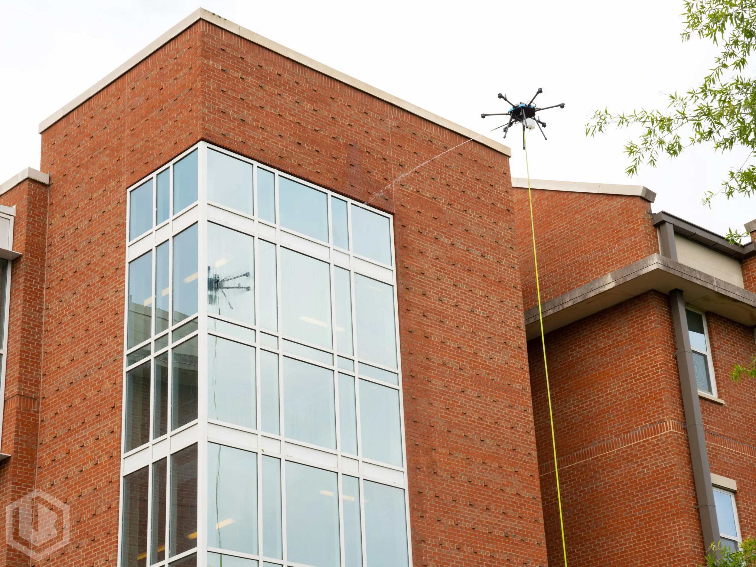 AeroShine drone cleaning