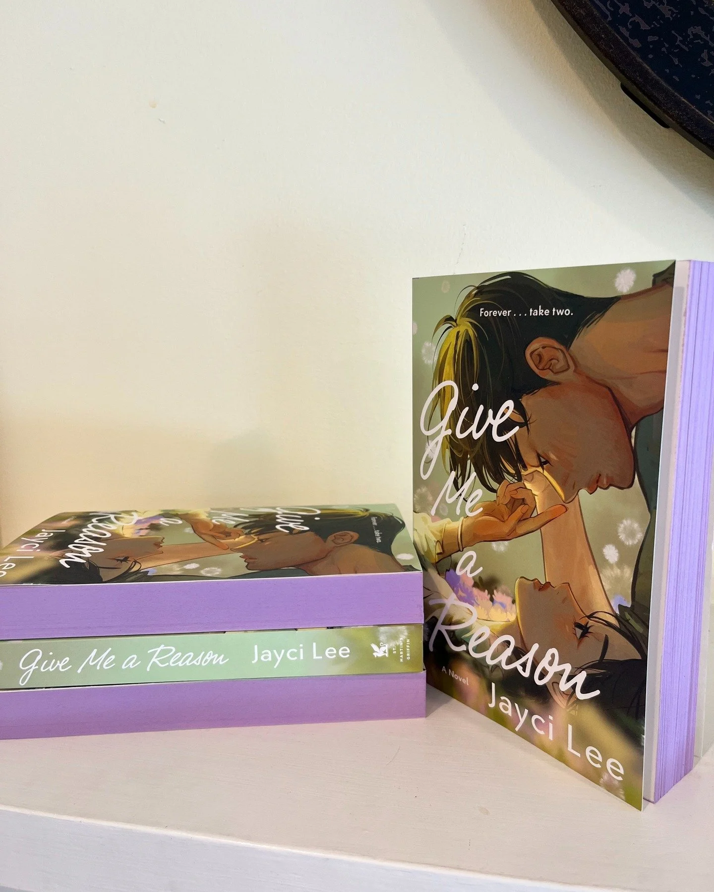 I know. This is realllly short notice, but I have pre-orders up for #steamylitcon 
I'll have a limited number of special edition GIVE ME A REASON and KING FORETOLD with pretty spredges (I did them myself!) at my table, but if you want to make sure y