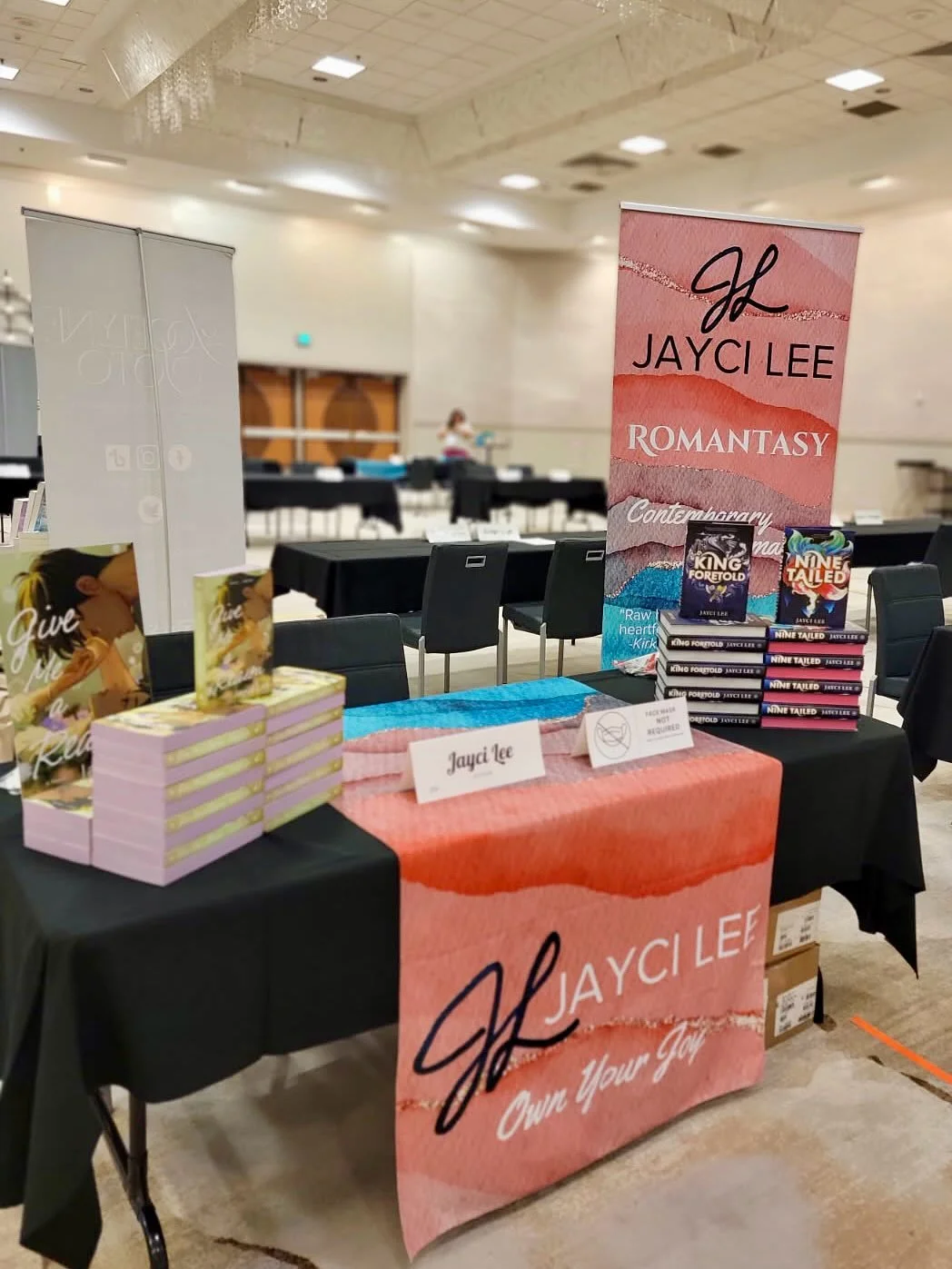 Surprise! I&rsquo;ll be at Steamy Lit Con. Sorry I forgot to tell you 😂😂😂

I&rsquo;ll be signing in the Marquis Ballroom, Table M56 Friday and Saturday.

And I&rsquo;ll be on the Light, Camera, Passion Panel at 9 am on Saturday.

Hope to see you t