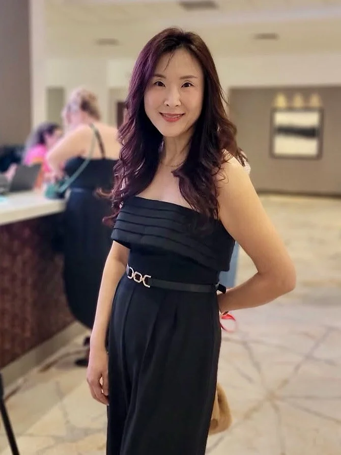 Steamy Lit Con, it was one for the books.

I, of course, took zero pictures and had to beg friends for some. 😂 

I gotta say, the one I took with the Jinro soju toads is my favorite. Heehee.

#bookcon #authorlife #authorsofinstagram #bookevent #stea