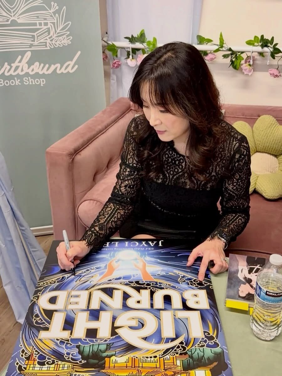 Release day, fun day!

Thank you @cblee_cblee and @heartboundbookshop for celebrating the release of Light Burned with me.

It was a bittersweet night, where it really hit me that this trilogy was at an end. I thoroughly loved the journey and grew so