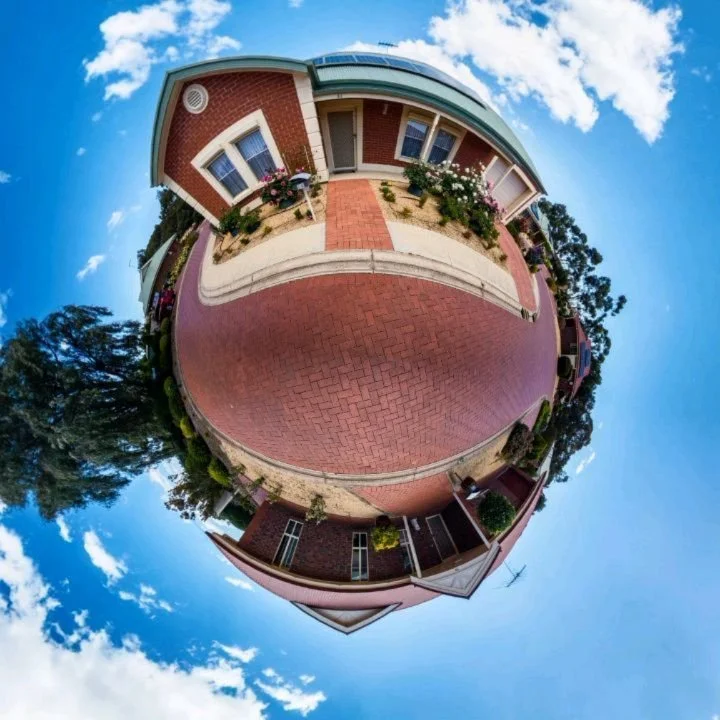 Capturing every angle of your listing with a 360 Virtual Tour!
.
#realestate #realestatephotography #adelaide #murraybridge #southaustralia #photography
