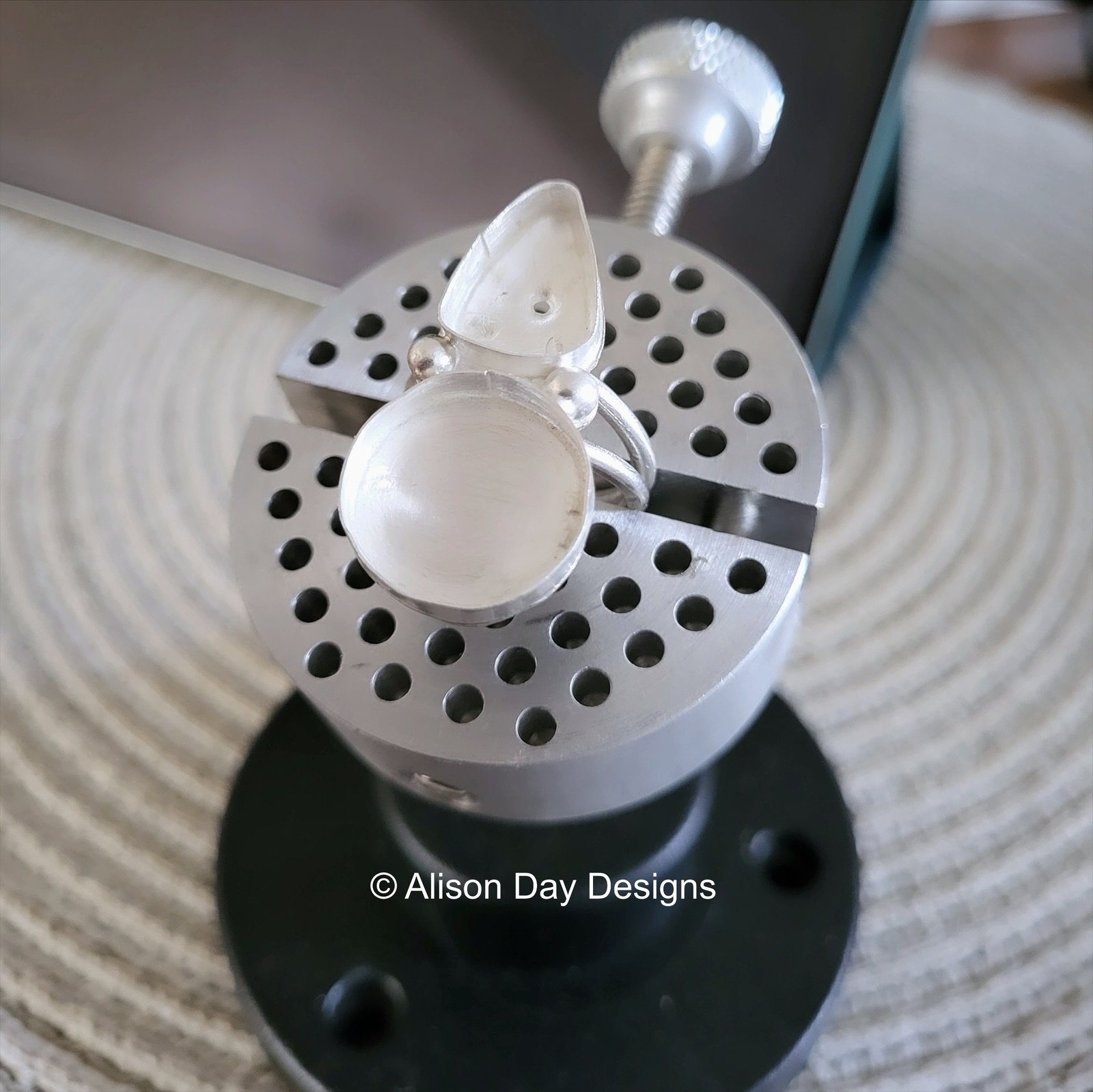 Silver bezel creation