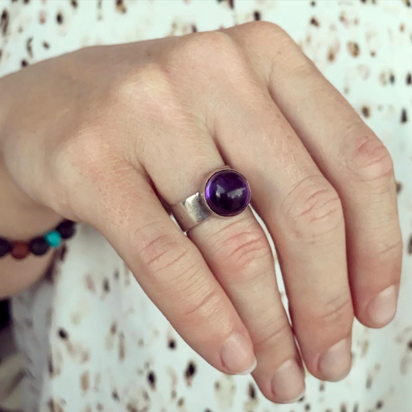 Moderning silver amethyst ring