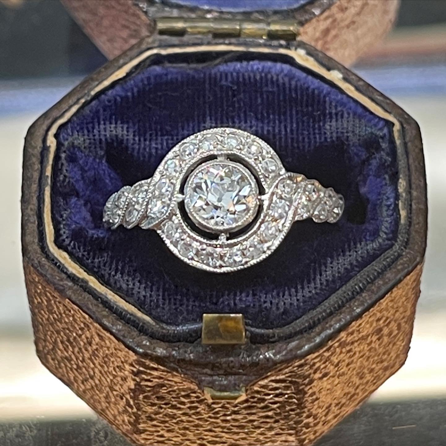 Retro diamond cluster ring