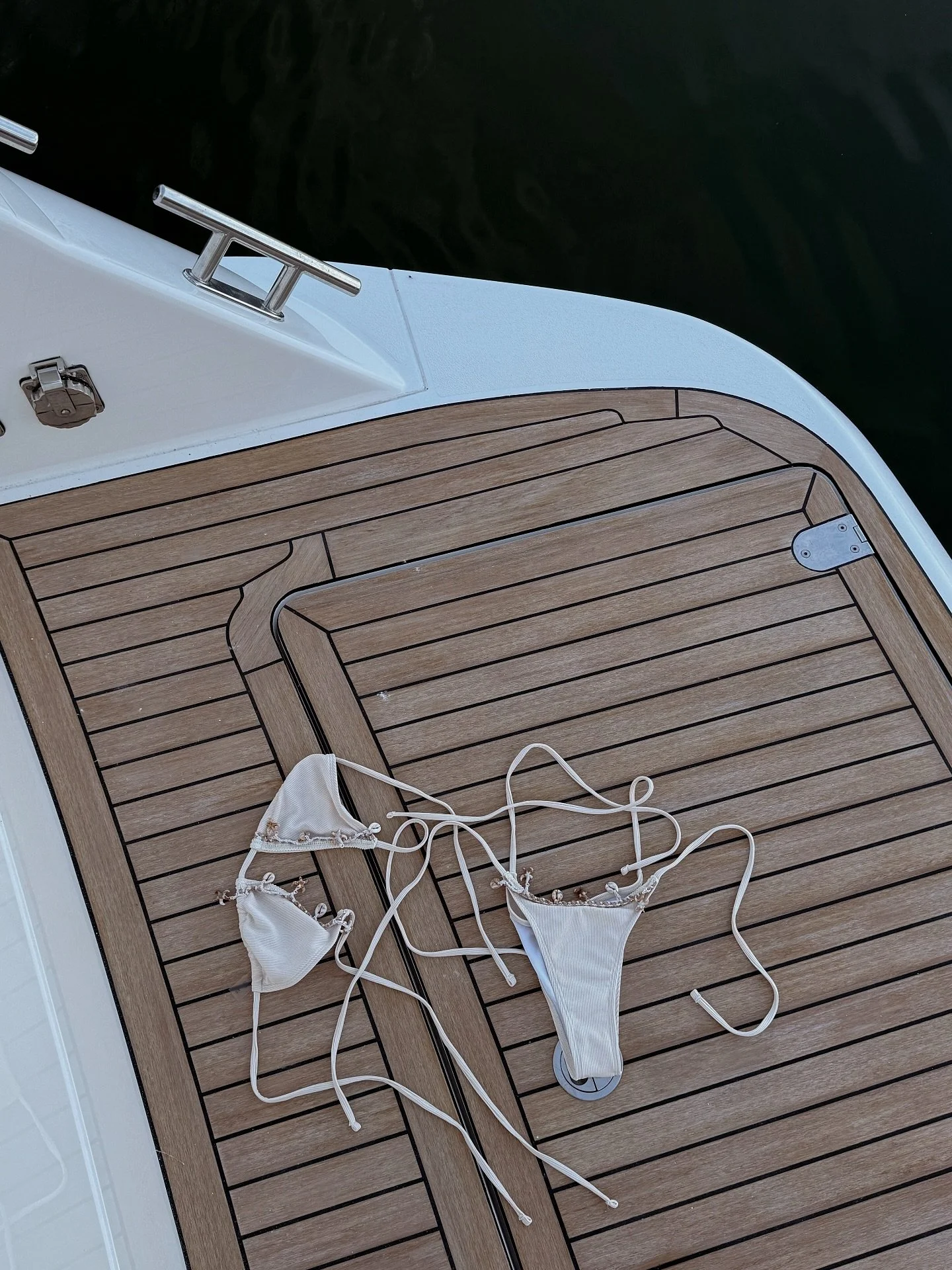 No better place to leave your swimwear to dry than a sun warmed swim platform

Yacht charters along the South Coast - From &pound;90pp 

✉️ DM to book 

ScopeYachts.co.uk 

#yachtcharter #boattrip #boathire #isleofwight #southcoastuk