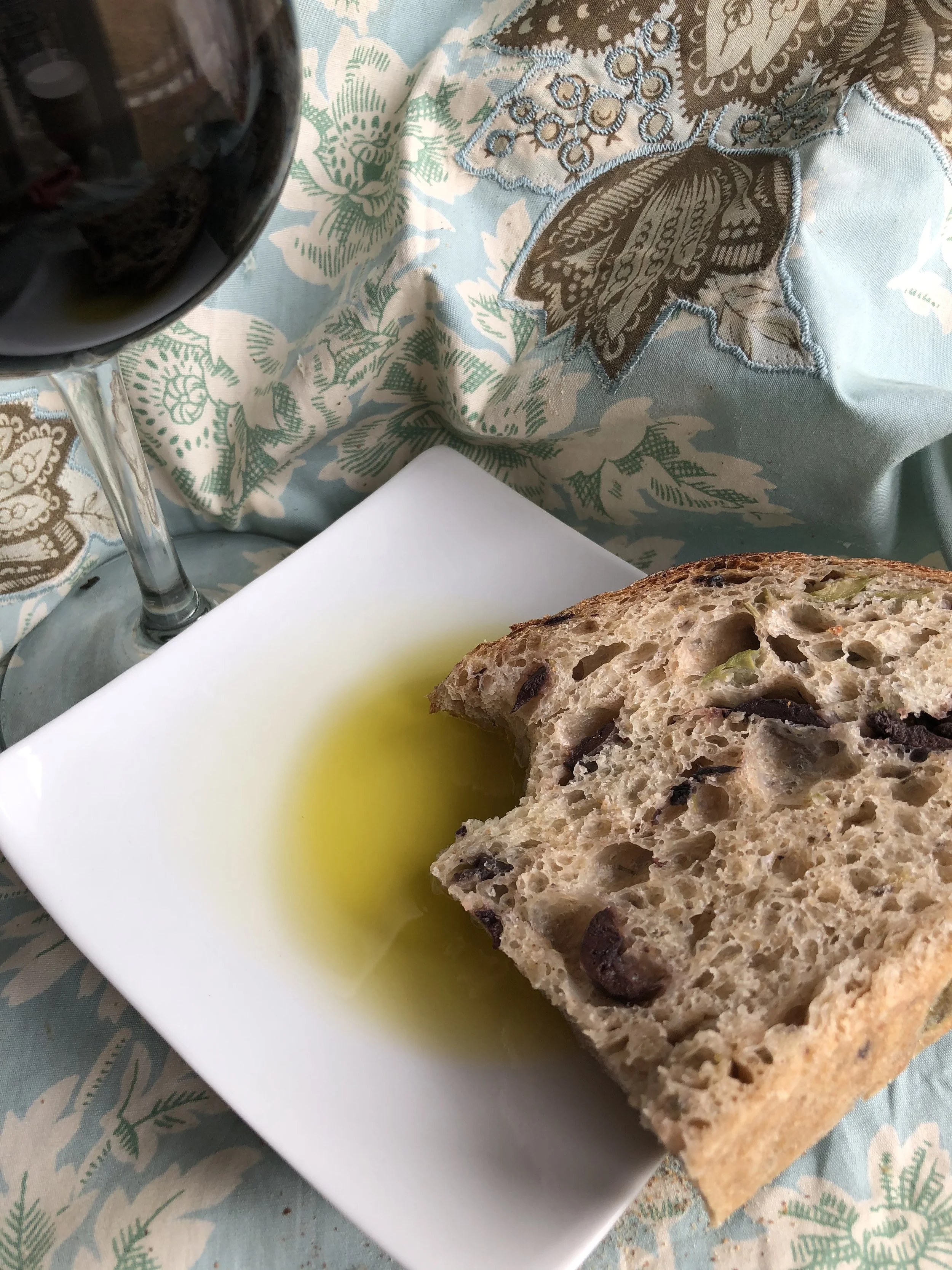 olive, wine.JPG