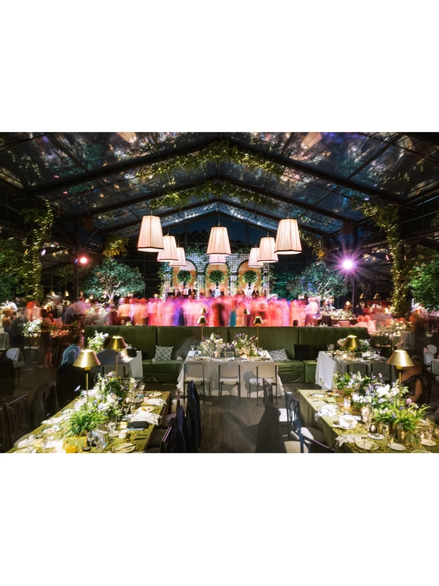 Now we dance!
@sofiacrokosevents @eastwestfilms @hmrdesigns @calvinsolomon @melissaformicabeauty