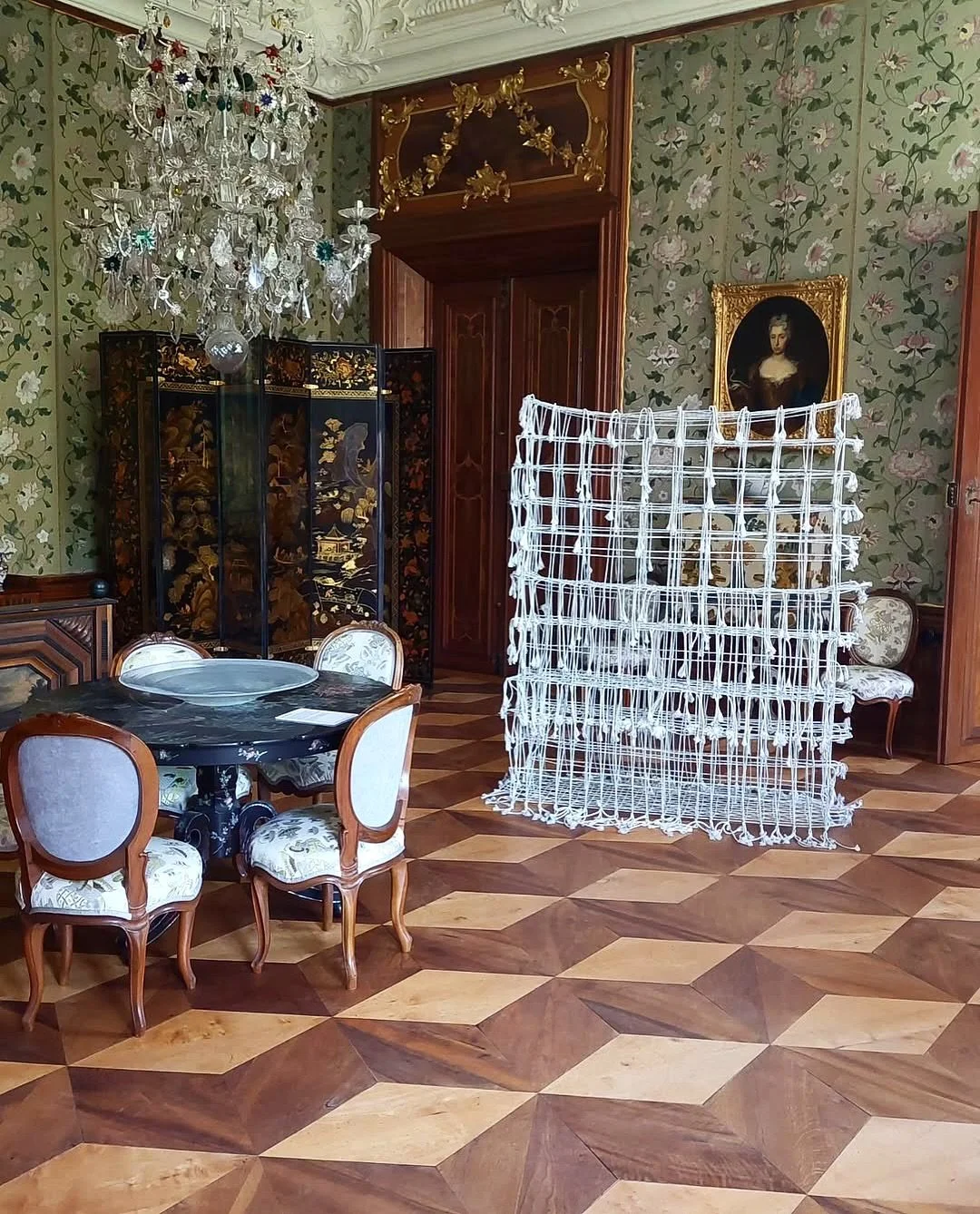 This weekend it is your last chance to see the Knit and Weave exhibition, on show at @schlosshollenegg! ✨✨

Thanks @alicestori and @joh.pic for this beautiful exhibition and including my Standing Textile(s) 🙏🏻😊

#textileexhibition #textiledesigner