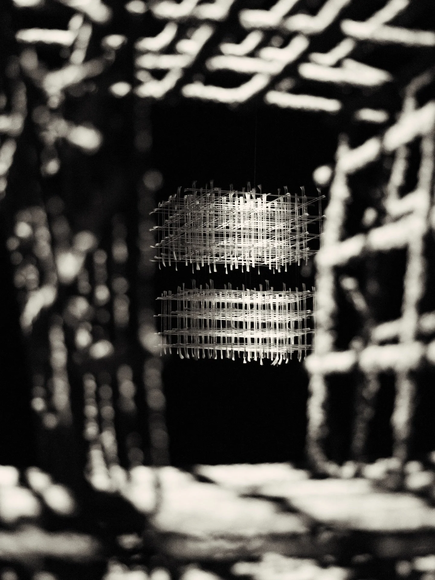 To me, these two 3D woven Monoliths, floating above each other, suggest the possibility of beautiful tall pilasters by stacking a few more&hellip; 🏛️ Can you imagine it? ✨

Now only finding the right luxury retail venue or hospitality lobby for it, 