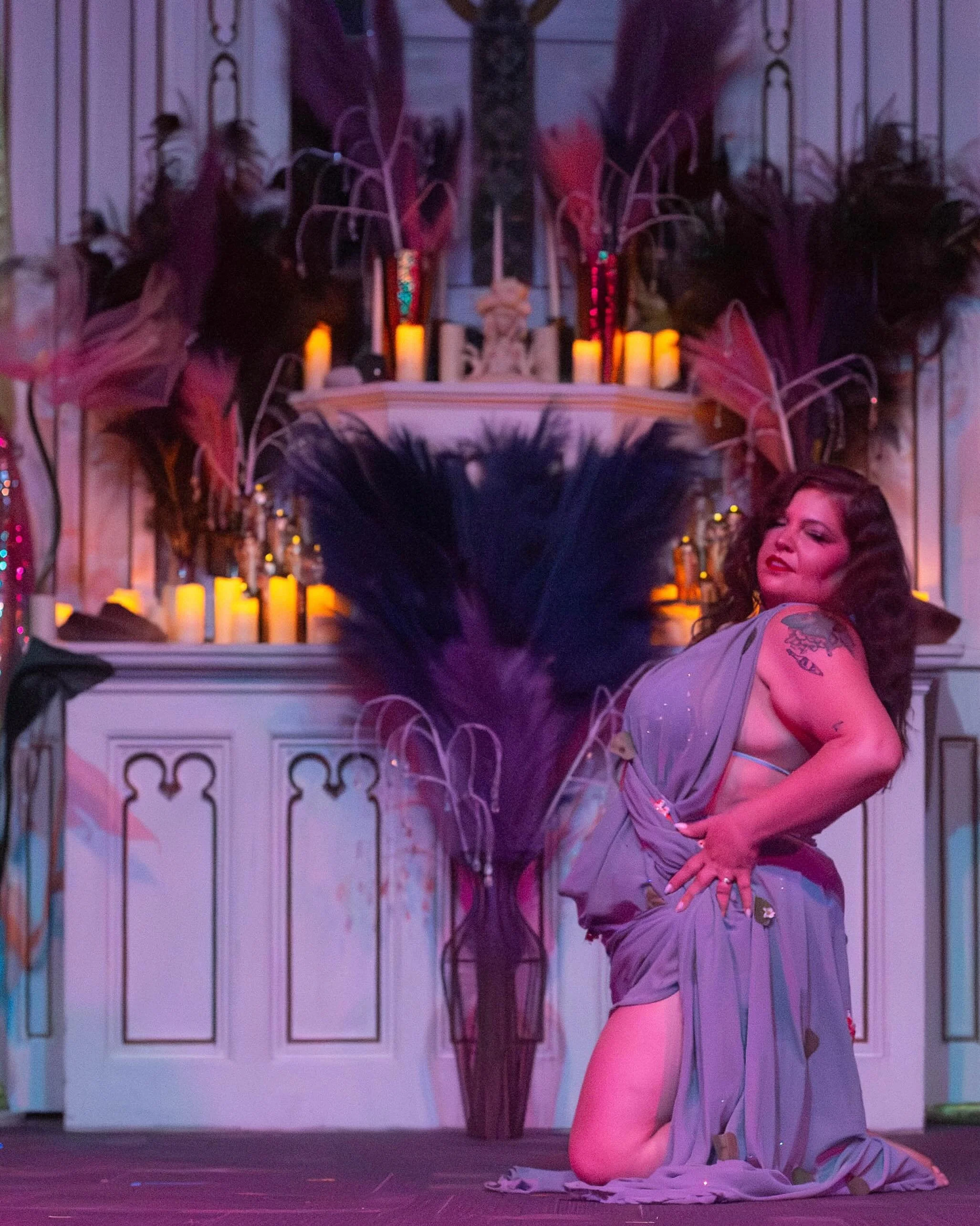 The photos from The Garden of Earthly Delights are just as tempting and delicious as I had hoped. &hearts;️ If you&rsquo;re ready for a second, or perhaps a third helping of Ellie, I&rsquo;ll see you this weekend in the TriCities with @hollydollyburl