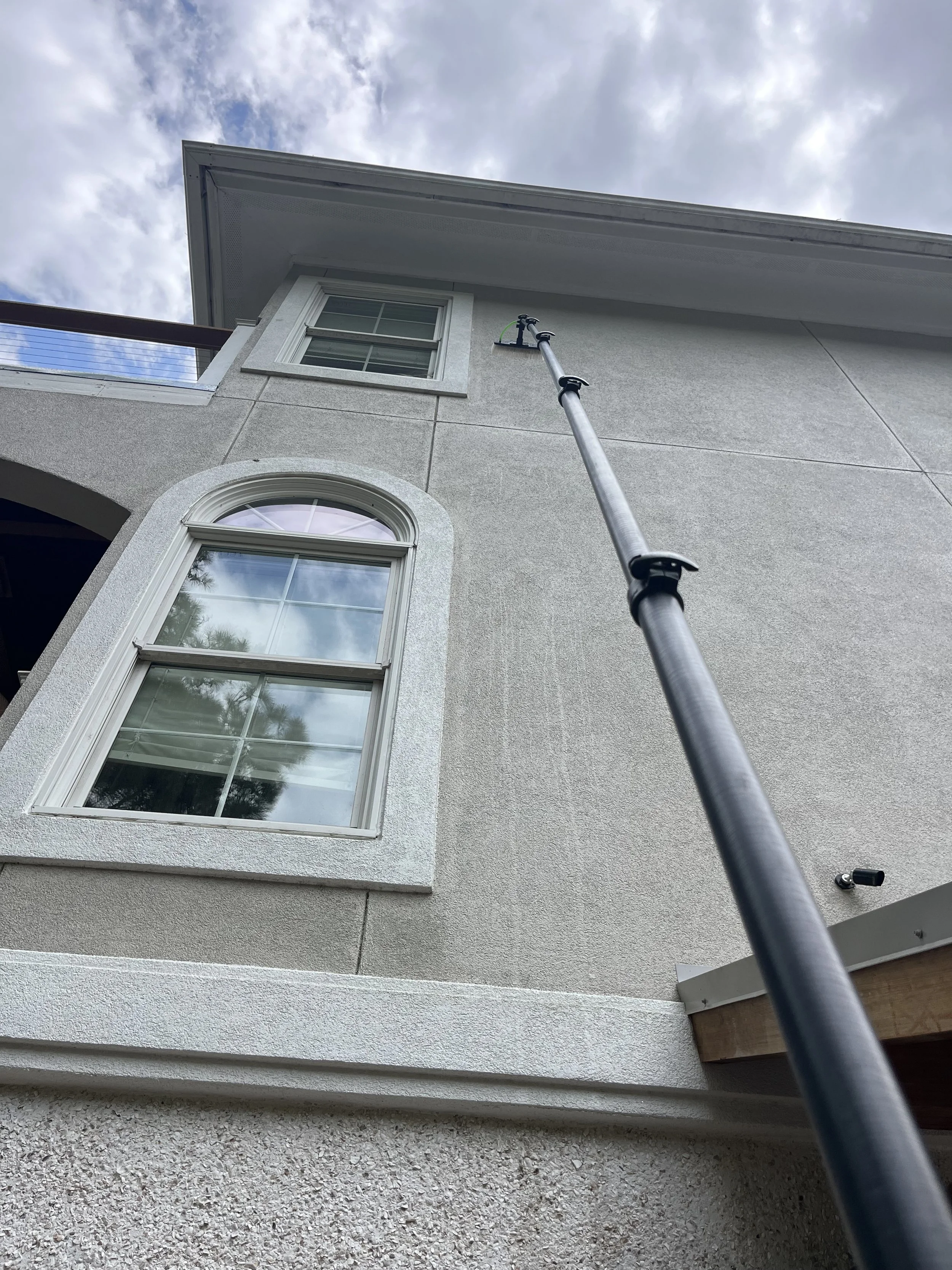 Top 5 Questions to Ask Before Hiring a Window Cleaning Company