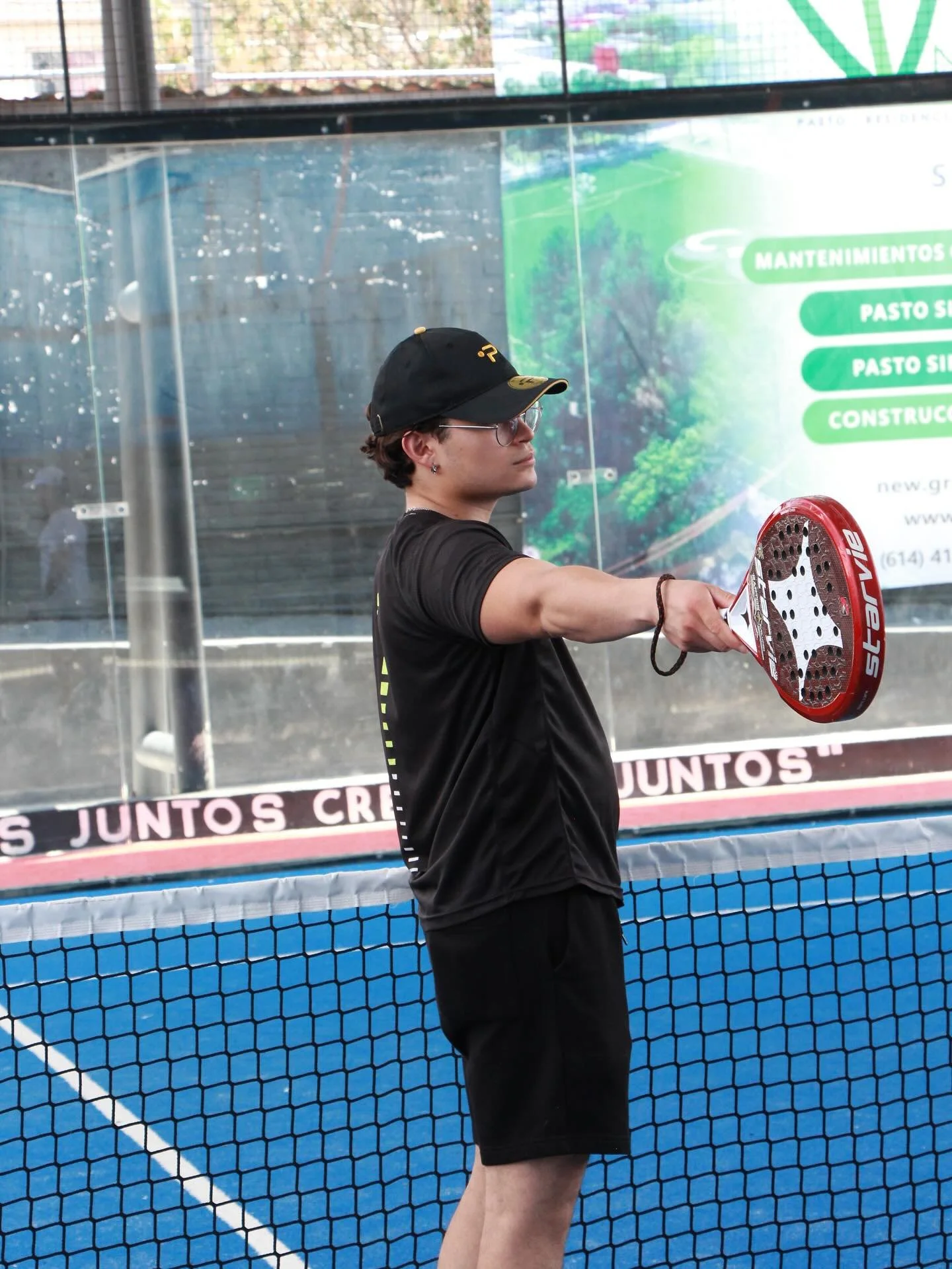 Atrevete.

#padel #picoypala #atrevete #puntodeoro #pala #sport #padelcuu #padelmx #cuu #mx