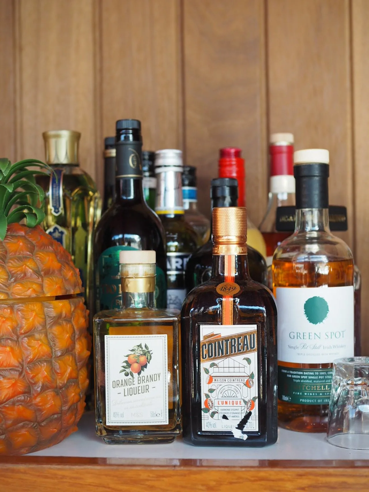 24.10.25. We have plenty of choice for an after dinner tipple. PSA: Christmas cocktails will be coming in November! 

#burencambridge #tipple #cambridgefood #cambridgeuk #cambridgefoodanddrink #cocktail #christmascocktail