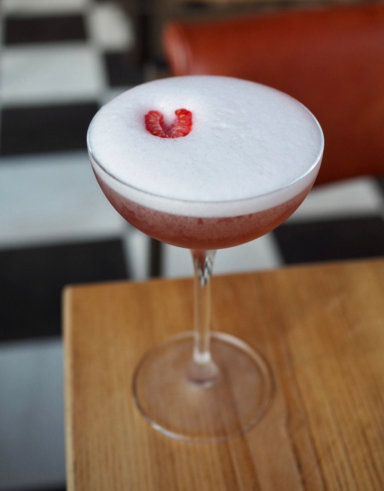 16.1.26. Dry January who? 🍸 French Martini: Cambridge Meadow Mist vodka, Chambord + pineapple juice.

#burencambridge #cambridgeuk #millroadcambridge #frenchmartini