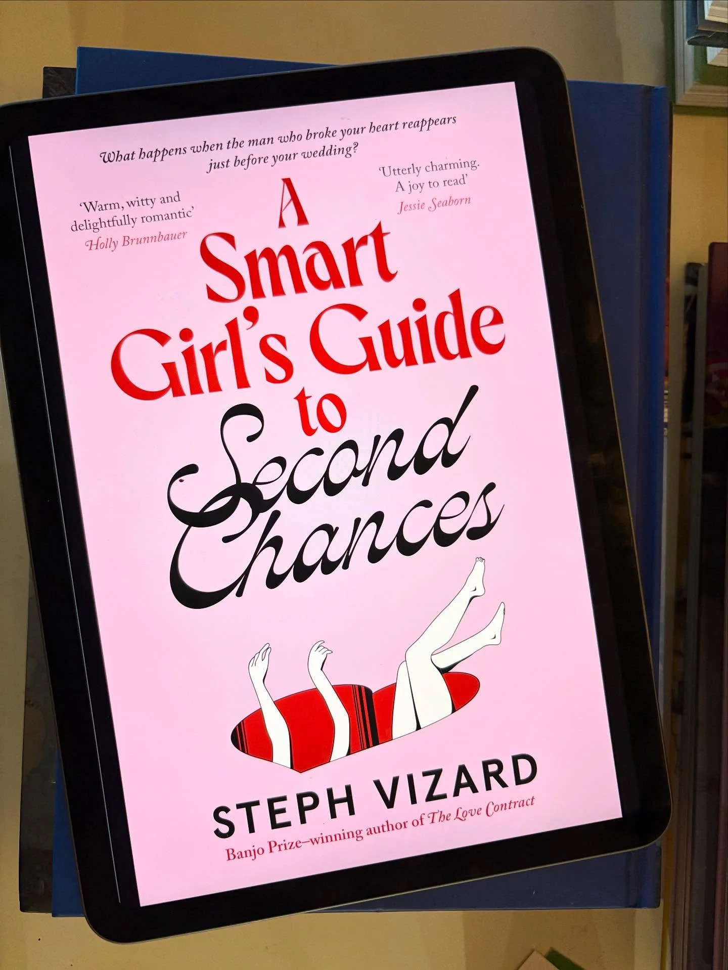 šššš A SMART GIRL’S GUIDE TO SECOND CHANCES - Steph Vizard (ARC read) 
A terrific love triangle set in Melbourne, Australia. As much about family, and what we choose for ourselves, as it is a romance, these two themes balanced each other a