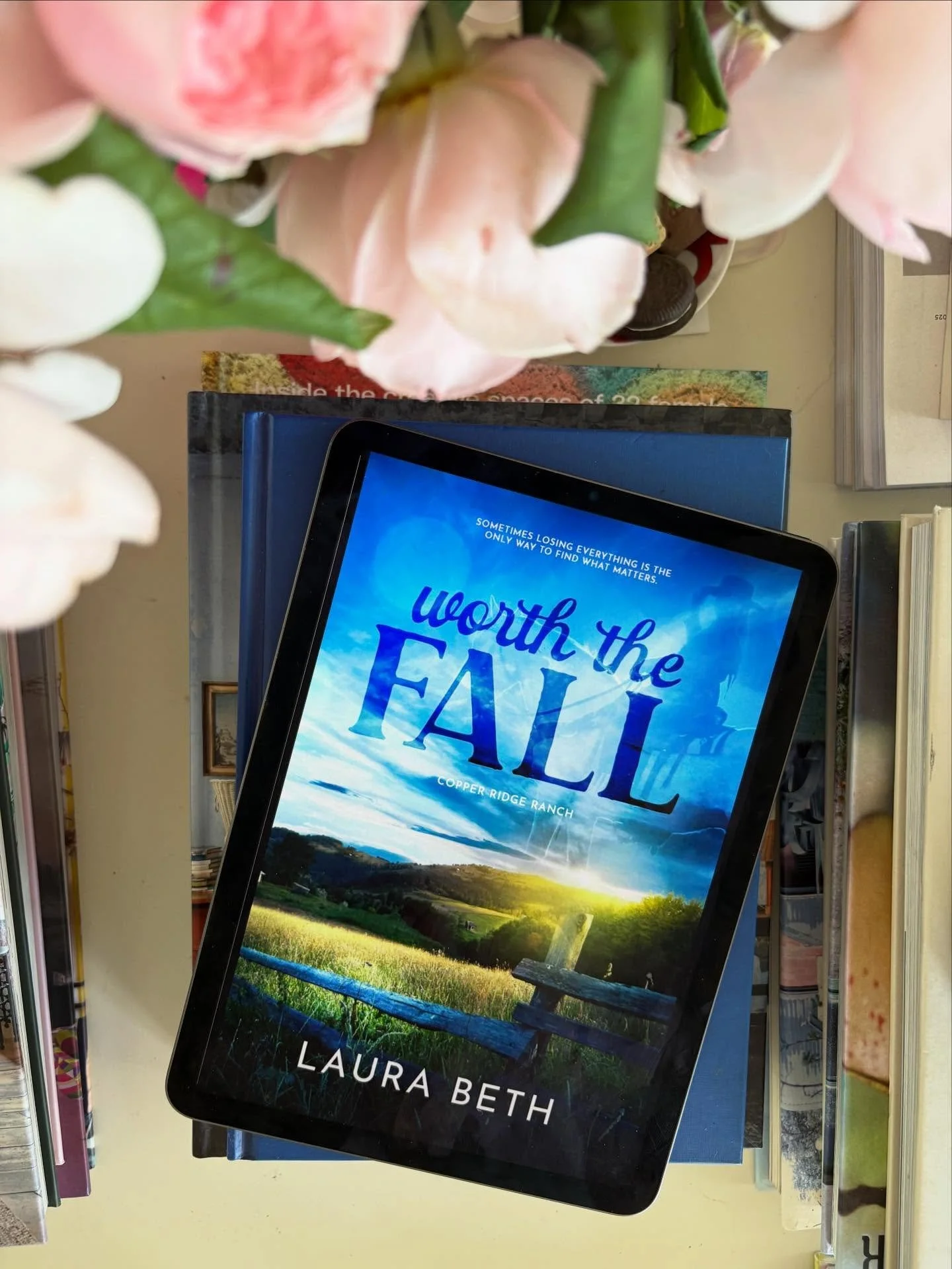 🌟🌟🌟🌟 WORTH THE FALL - Laura Beth (ARC read)

Medical romance from Laura Beth, and this one has a cowboy! 

Dr. Holly Carrington meets Grayson Hart at her lowest moment. He&rsquo;s kind and makes an effort to give her a minute in a really awful da
