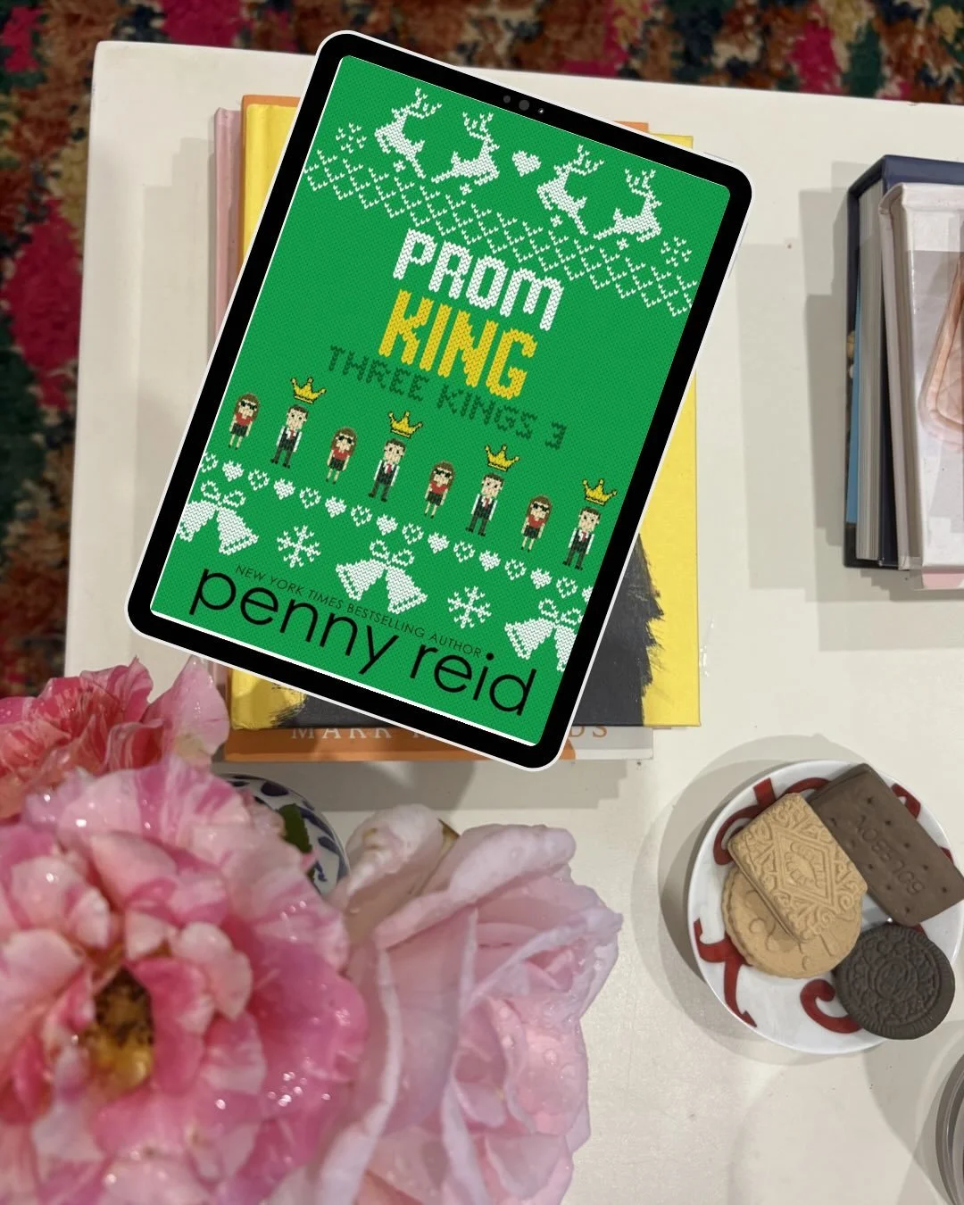 🌟🌟🌟🌟🌟 PROM KING - Penny Reid

I love everything @pennyreidauthor writes! &lsquo;Prom King&rsquo; is a retelling of Charles Dickens&rsquo; &lsquo;A Christmas Carol&rsquo;. If you&rsquo;ve fallen in love with Penny&rsquo;s work through Cletus and 