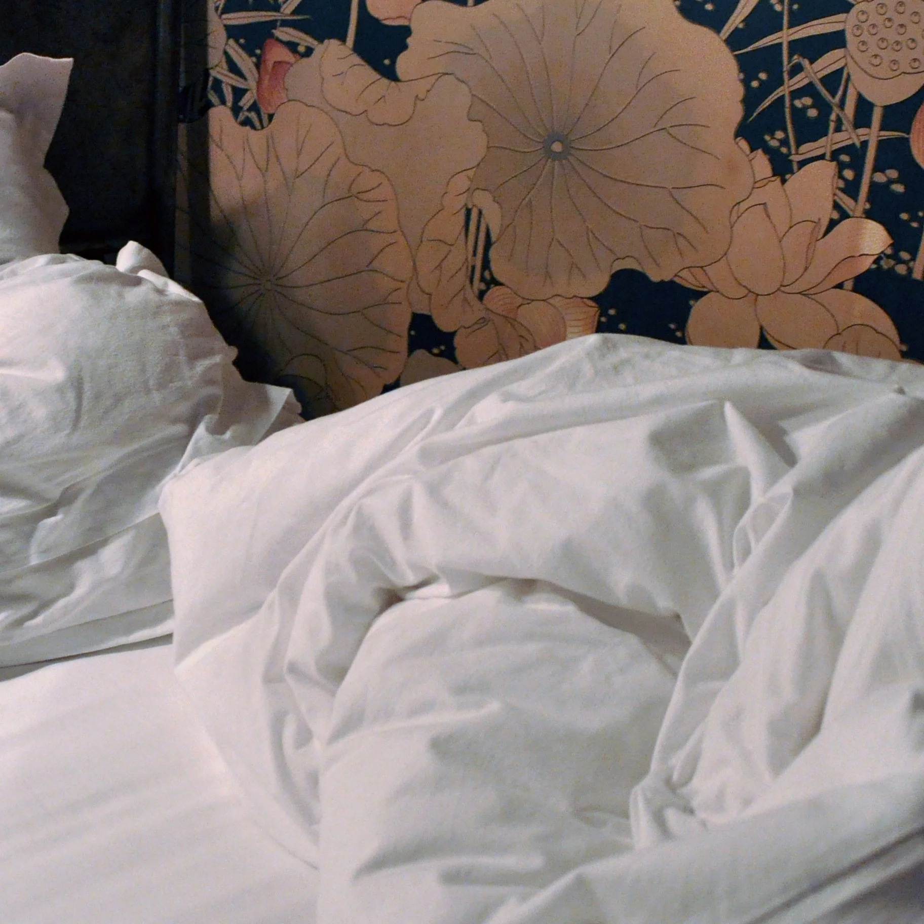 Susan_Aurinko_Villa Toscane, Paris Bed_DET.jpg