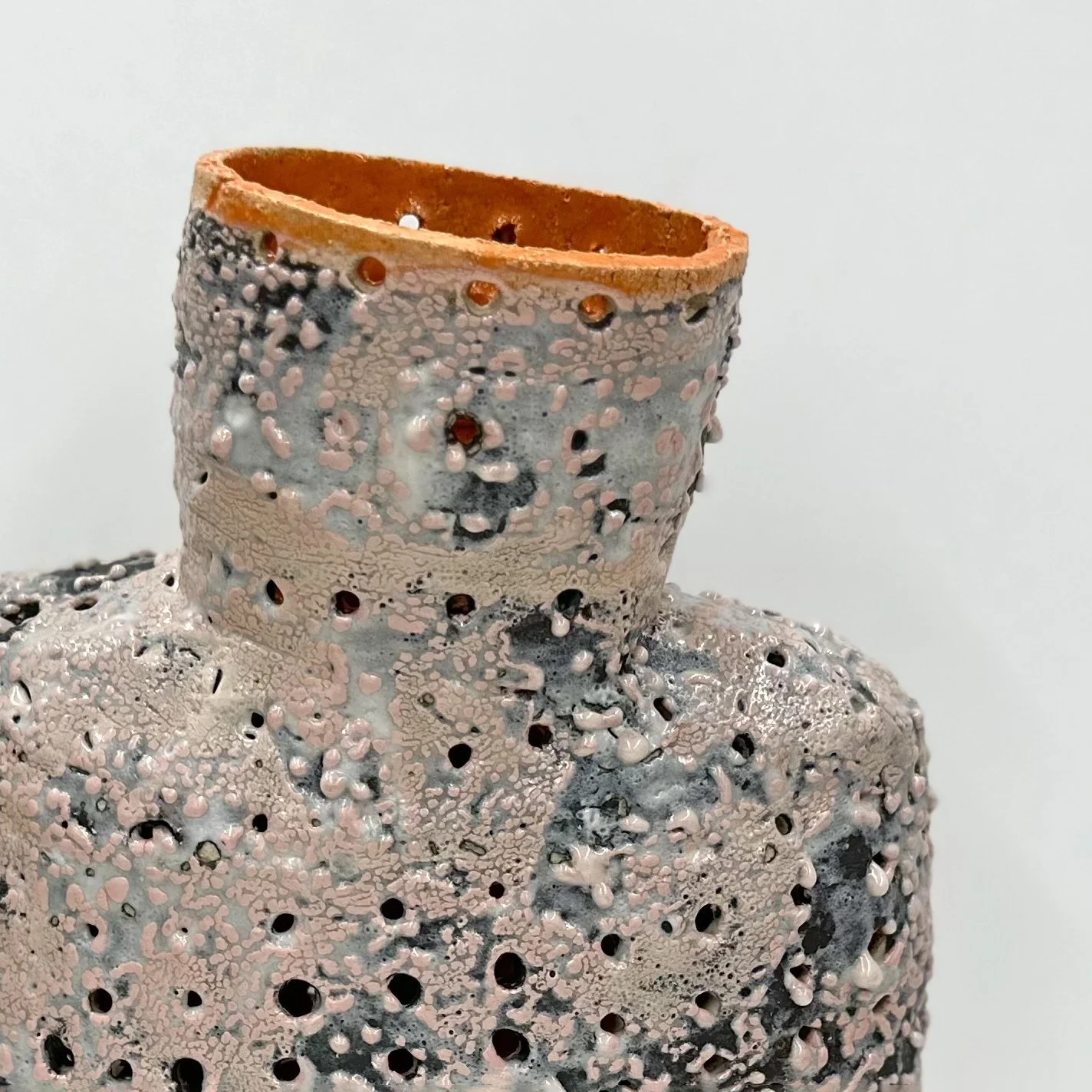 Birschbach_Orange Throat Lamp_DET.jpg