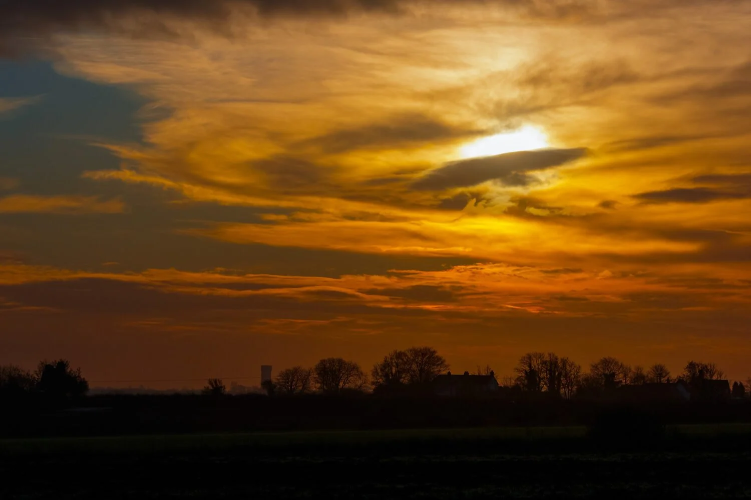 Winter-sunset-in-Bedfordshire-UK-Landscape-of-England.jpg