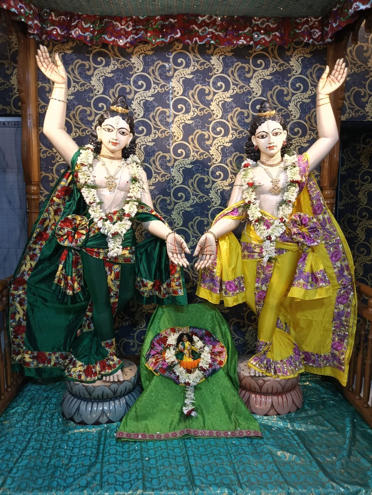 WhatsApp Image 2024-12-07 at 9.37.58 PM.jpeg