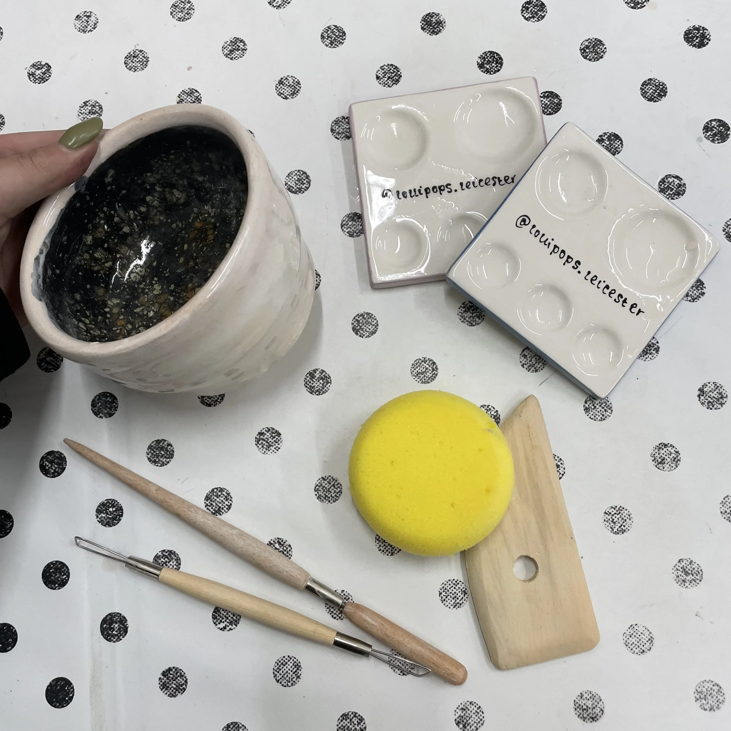 Make your own PINCH POT!!