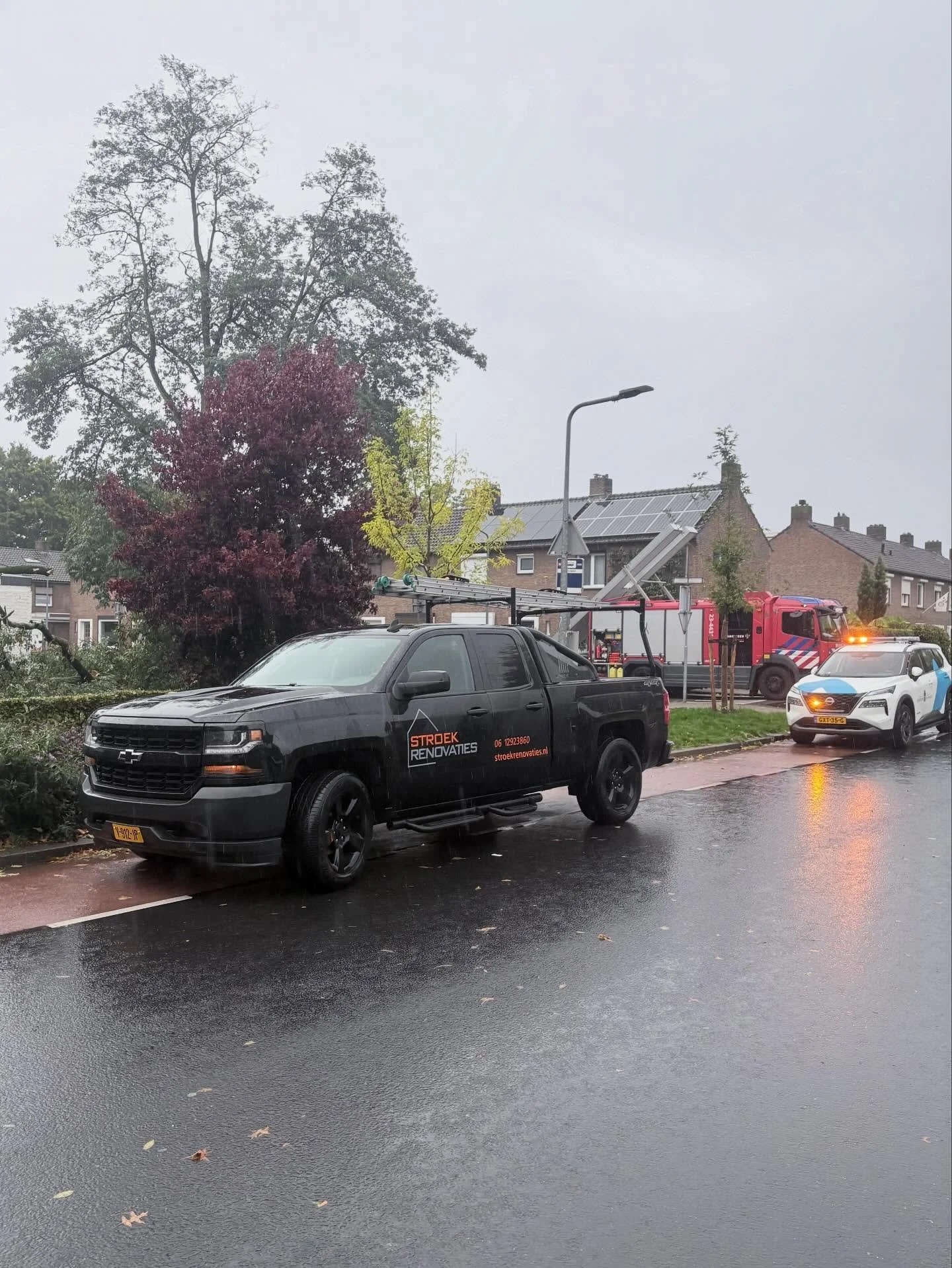 Een onverwachte spoedklus in Weert! Na stormschade aan het trafogebouw mochten wij dit direct voor de gemeente oplossen. ✅