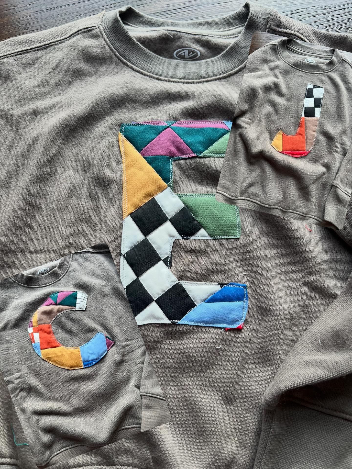 Because best buds need matching sweatshirts ❤️