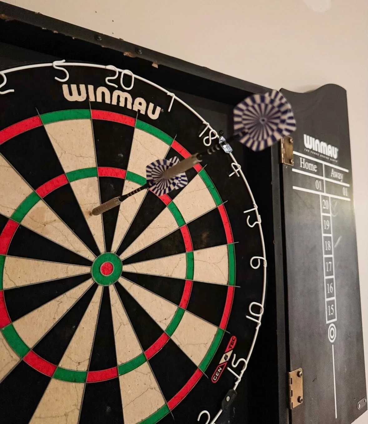 Dart League starts tonight at 7pm! We&rsquo;ve been practicing and we&rsquo;re looking forward to a new night of fun at the Brew Co. 

This actually happened.. ask Milton. Probably a one in a million chance🍻

We&rsquo;ll see you guys upstairs tonigh