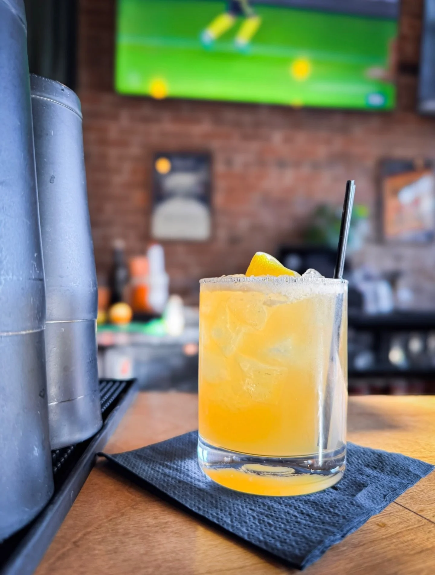 💊 AMOXICILLIN | 🥃

Townie Rye Whiskey, honey ginger &amp; fresh lemon.
Our take on the classic Penicillin &mdash; bright, smooth, and just the right amount of kick.

Perfect prescription for a Friday night.

🎶 Live music with Heart Headed tonight
