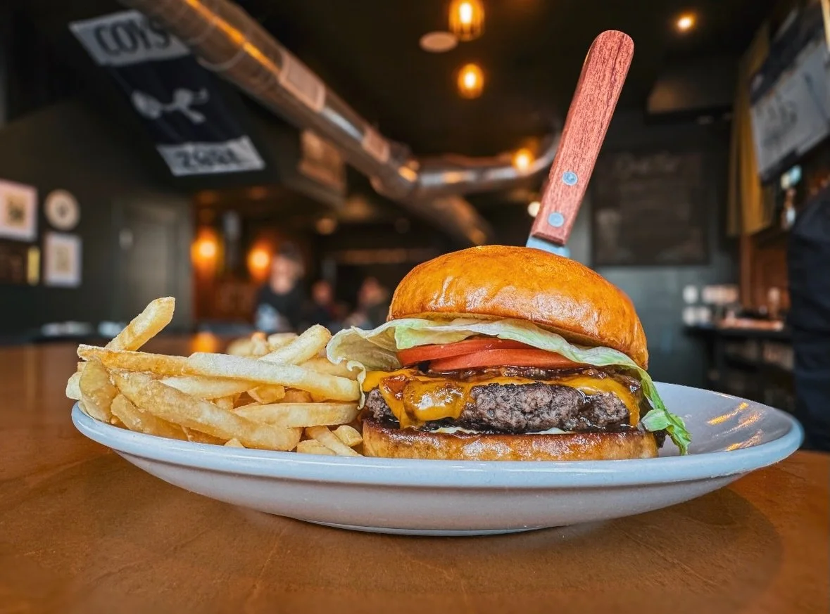 It&rsquo;s a good day for a burger. We&rsquo;re open for lunch, Happy Hour this afternoon 4-6pm, Dart League tonight upstairs, and the weekend approaches🍻 

Make the most of your Thursday and swing by the Brew Co. for a good burger and a cold beer ?