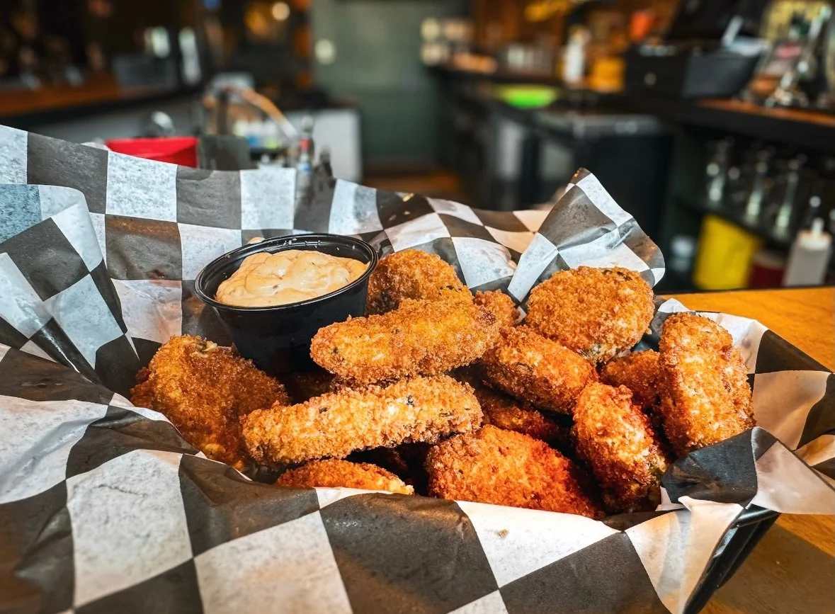 Start your weekend with some fried pickles! Happy Hour kicks off at 4pm and goes until 6pm. Get $1 off any beer, a $7 valley wide (shot and a lager), $4 lagers, fried pickles, and fried shrimp.

Live music with Harmless Heights Duo from 7-10pm 🎶 See