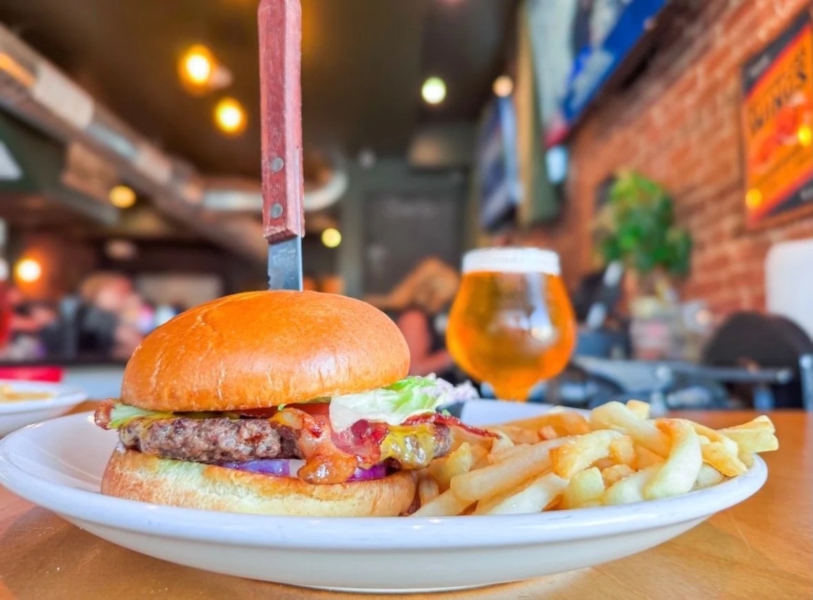 🚨STARTING TOMORROW🚨 Burger AND a Beer THURSDAYS!!🍺🍔

Swing by ALL DAY for a Burger and Beer for $16! Order our American Burger or a Grilled Chicken Sandwich + a 12 oz. pour of your favorite Nazareth Brew Co. beer 🍻 

Every Thursday, ALL day. 11a